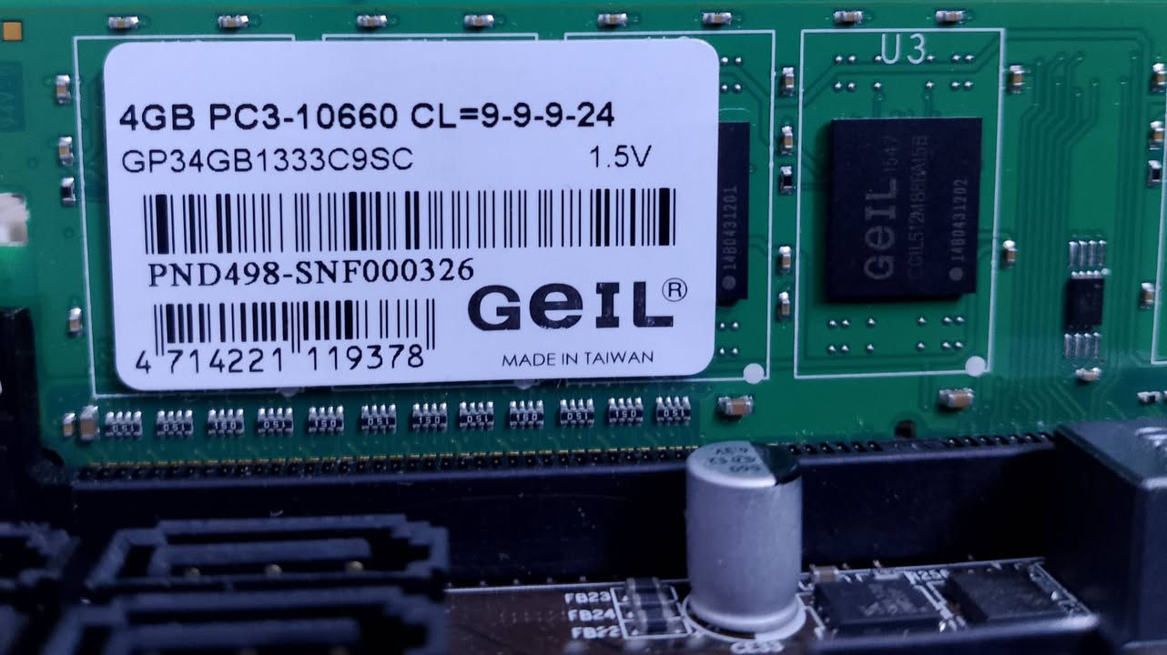 السلام عليكم مذربود وياه رام و معالج الرام  ٤ كيكا والمعالج celeron 
سعر: ٢٠ ألف 
يوجد توصيل جميع المحافظات 
اللاستفسار *********** واتساب
