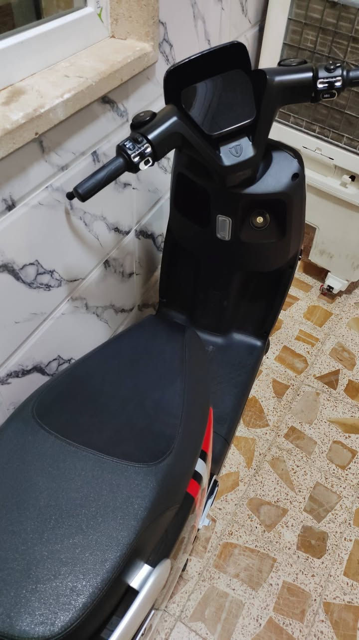 ريان أبو عيون للبيع
السعر ٩٠٠  بيه بصمه وسويج وحده 
***********
