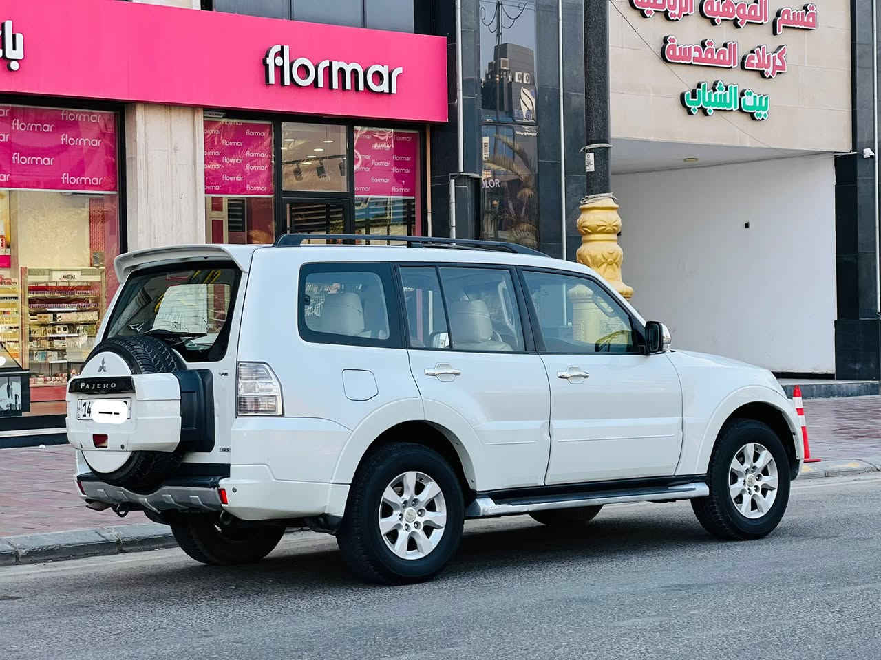 باجيرو خليجي مديل 2014 حبتور سعر 137قابل للتفاوض الأستفسار اتصل *********** كفاله عامه من ضربه وتبديل  بيها قطعه صبغ فقط  المواصفات فول واحد على واحد فتحه سقف تحكم ستيرن شاشه كامره خلفيه داخل بيجي دمام 7 راكب 3 قطع تبريد حداديه جديده مكينه وكير مكفولات  ماشيه 161 حقيقي حساسات امامي وخلفي رقم دولي مشروع وطني سنويه ل 29 مكان سياره كربلاء
