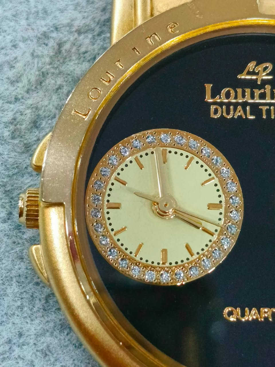 ساعة لورين ….. Lauren watch
الصناعه : ياباني اصلي 
الحركه : كوارتز  ( دبل ماكنه ) 
المواصفات :
كالجديد لوك تقريبا .. مخزن لسنة 2015
طلاء ذهب  :  22 K
سير جلد طبيعي 
القطر : 38 - 39  m 
السعر : 120 الف فقط 
التوصيل : مجاني لكافة انحاء العراق
التواصل : 
خاص ( ماسنجر ) 
او .. واتساب مباشر  ***********

#AlBasrawi
#watches
