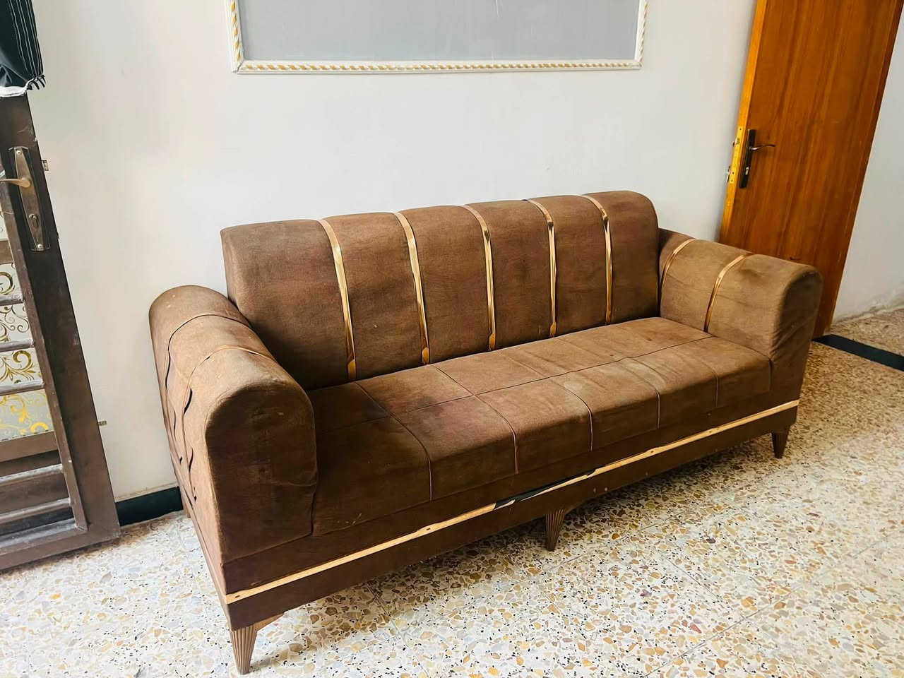 سلام عليكم تخم ٧مقعد مكان مدينه الصدر سعر جدا مناسب واتساب ***********
