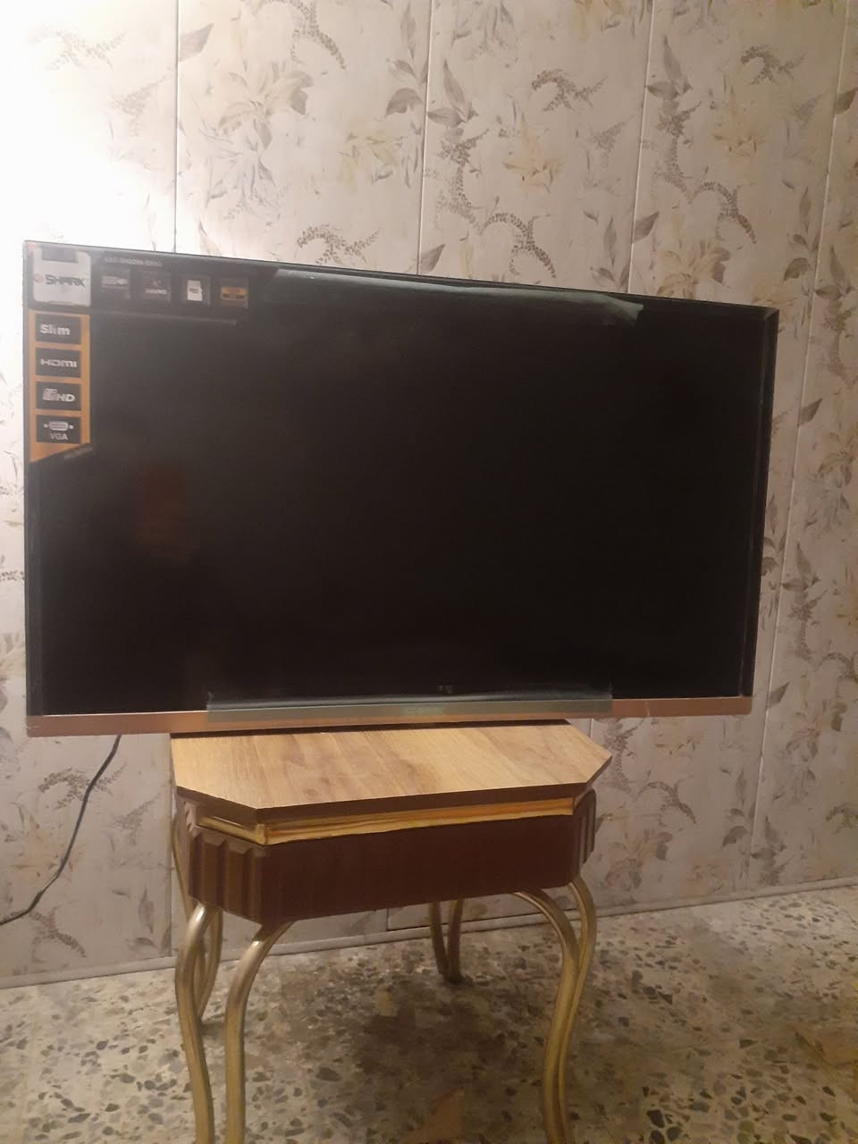 شاشة ٣٢ • جديدة • نظيفة