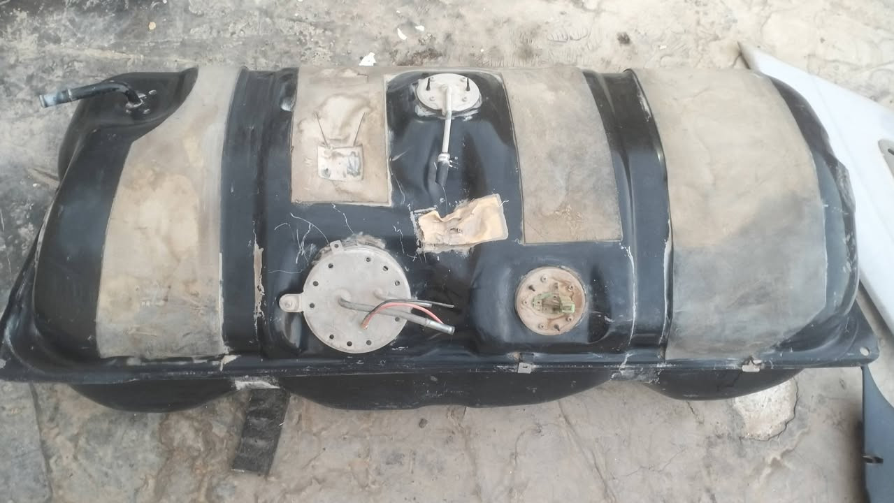 غراض سيدان 90
لايت مع سكن جه يسره
كشنات نضيفات 
تانكي بانزين جديد لا مزوف ولا مخيس
كاعيه ارضيه جديده
بطانه مال بنيد
دواسات عتب بيبان
نيكل عدد 2 جامه اماميه
ظفيره مال بك لايت مع لدات شغاله
غلاف ماطور ماسحات
ربل بيبان
بطاين تكم الخلفيه
مراوح شغالات بس وحده بيه كسر خفيف
يدت كير مع قاعدته شغاله 

ابيعهن كلهن سوه شلع مكاني الناصريه مركز 
*********** واتساب واني خادم
