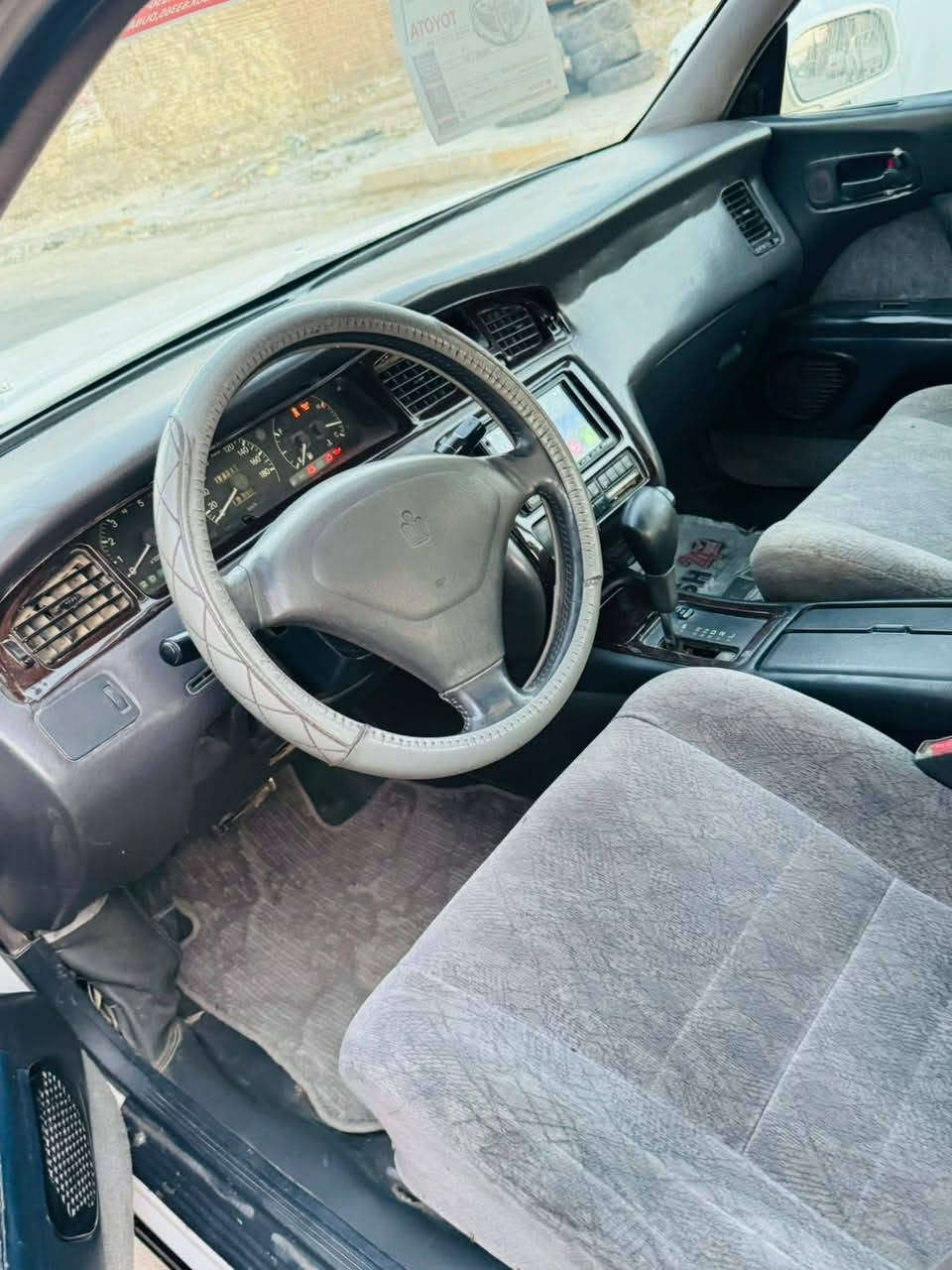 السلام عليكم بطه منفصل موديل 95 رقم انبار انكليزي سنويته لل30 تحويل ثاني يوم جام اخضر مكينه وكير ففتي حداديه تخم تاير تبريد شغال دواخل جديده كهربائيات كلهه شغال السياره جديده احلا من الصور قفله 58 الرقم *********** المكان واسط
