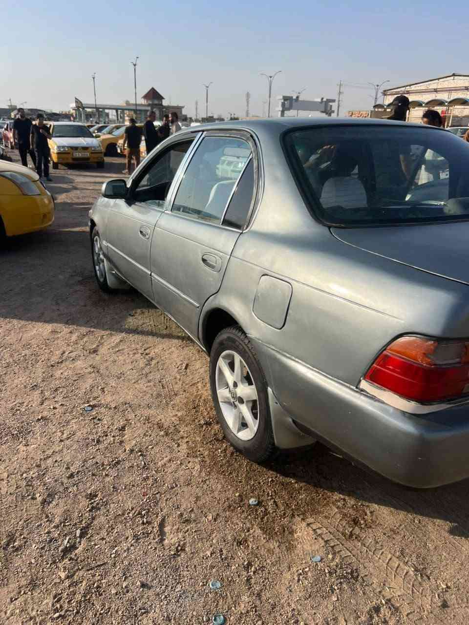 كورله موديل ٩٣ مكينه وكير نضيفات حداديه وتخم تاير جاهزه تراي وين مايعجبك
سعر ٤٠ وبيهه مجال للشراي/مكان البصره 
***********
