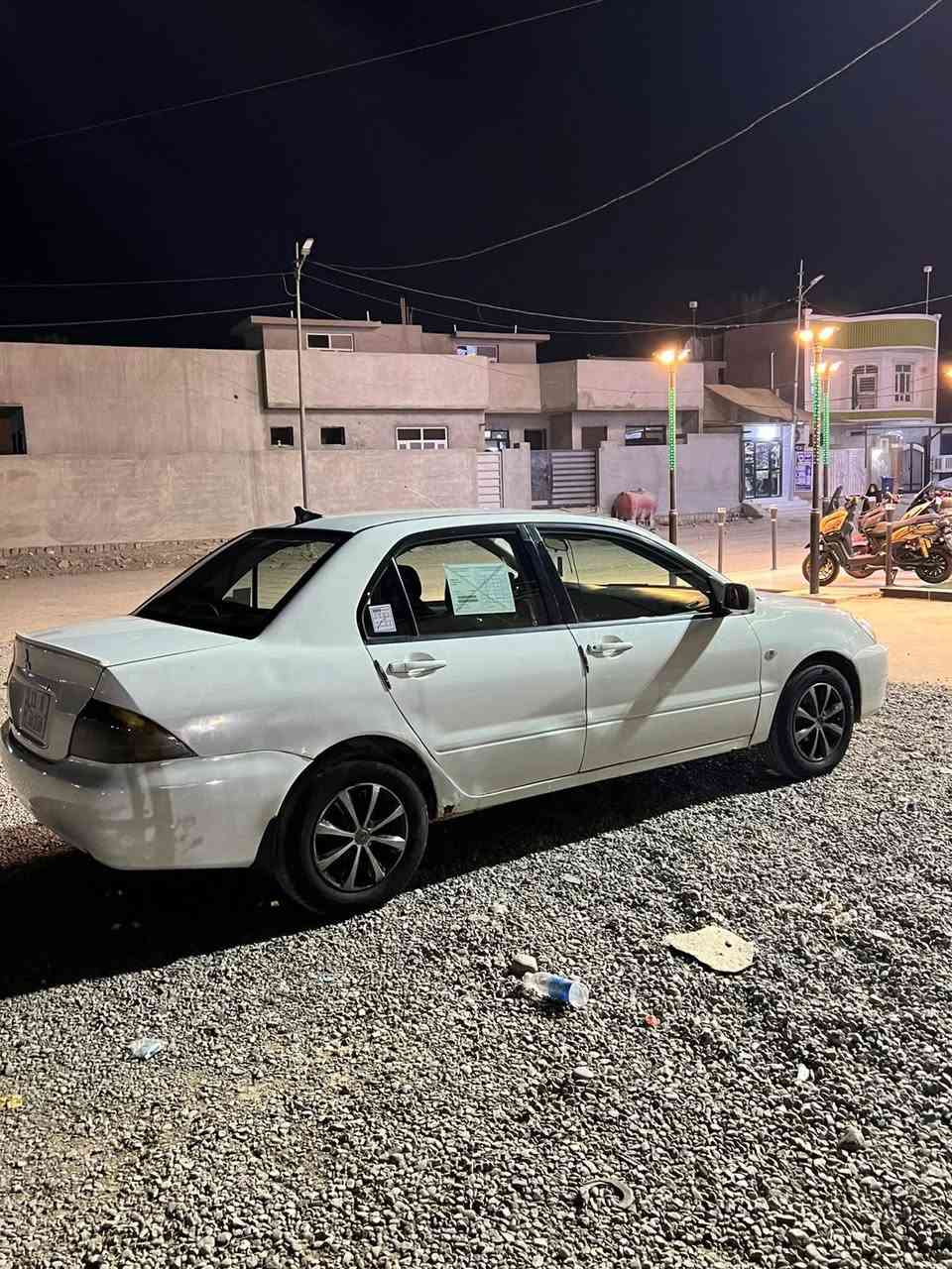 السلام عليكم  سياره للبيع لانسر 2002 محدث 2010 رقم بغداد دولي شرط التحويل مكينه بيها تبخير شويه حادثها جامرلغ الامامي الايمن ومصبوغه حزام صدر جديد ونضيف داخلها خير من الله سعرها 45 وبيها محال بسيط
***********
