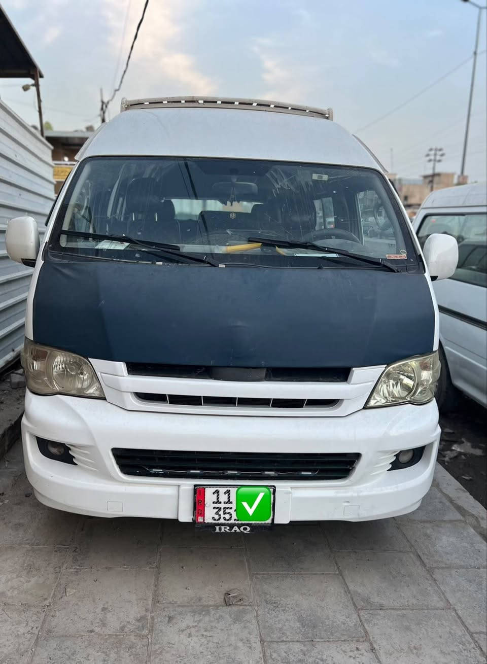 ابيض • ٢٠١٥ • باسمي