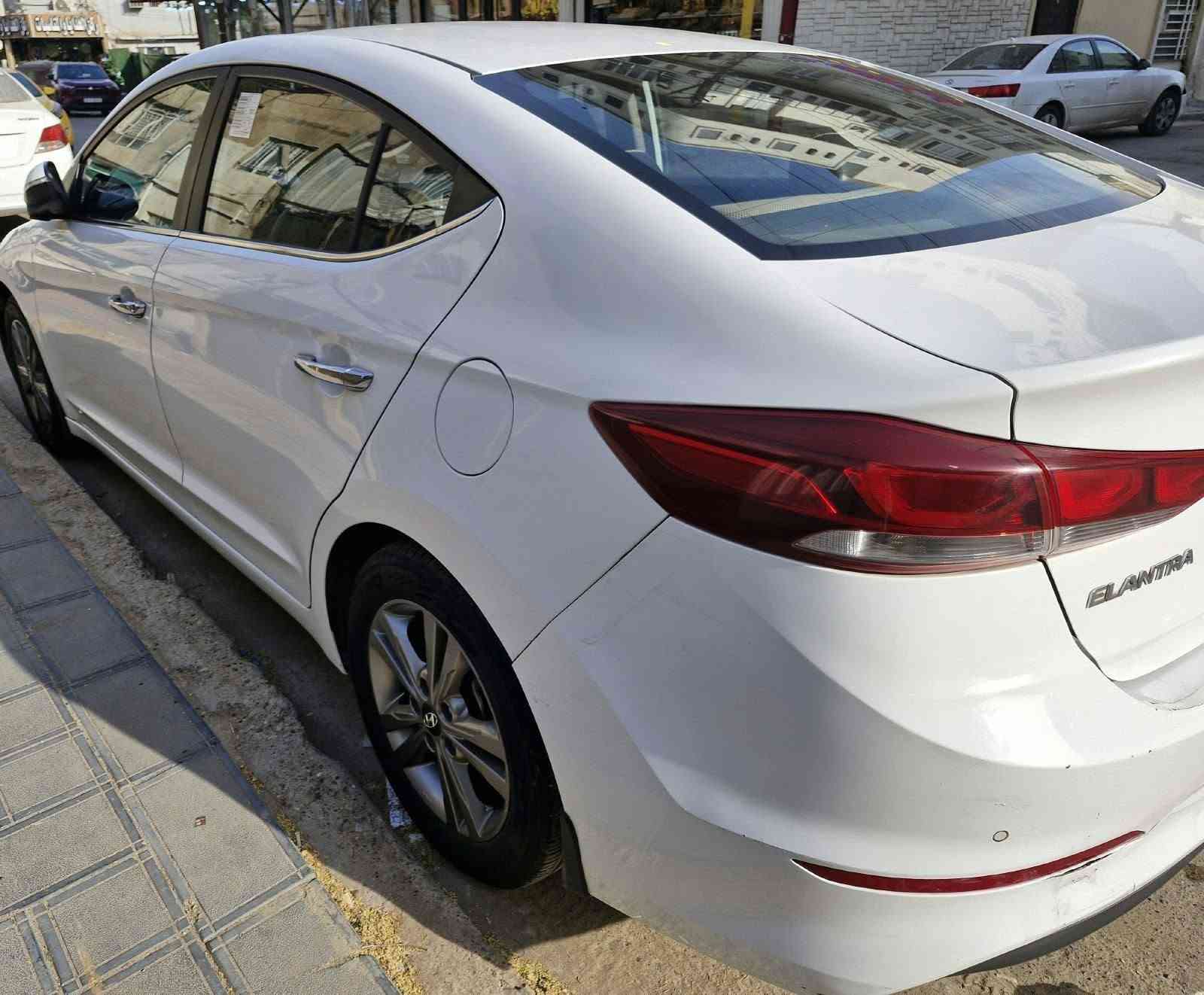 للبيع النترا خليجي jls موديل ٢٠١٧
السلام عليكم السيارة مكفولة عدى بارد في جاملغ امامي جهة سايق أثر ضربة دراجه وتعدل بمكانه منفتح السيارة ماشية ١٦١ الف صدرها جديد زوج تايرات امامي كومهو اذن فوك مبدل موبس تبريد ثلج فتحه سلايد روف اشاير مري ٢ سويج شخاطه بلاد ارضيه وصندوق مدوشم جلد والسيارة موجوده في بغداد الكرخ اريدها (١٣٨) ورقة وبيها مجال وبسمي الاتصال علرقم (***********)  والسيارة على ايدي صار خمس سنوات
