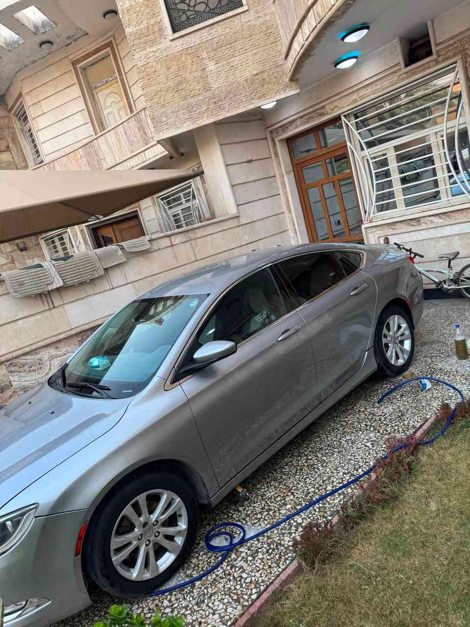 سلام عليكم 
للبيع كرايسلر c200 امريكي موديل 2016 حادثها جاملغ وبنيد بدون دواخل الشواصي واللغود كلها مكفوله وبيها بلعراق صار بيها ضربه خفيفه باب الصدر وانصبغ بدون دواخل كير مكينه صدر تبريد كله مكفول مكان السياره بغداد نفق الشرطه  حي حطين 
السعر 92 وبيها مجال 
***********
