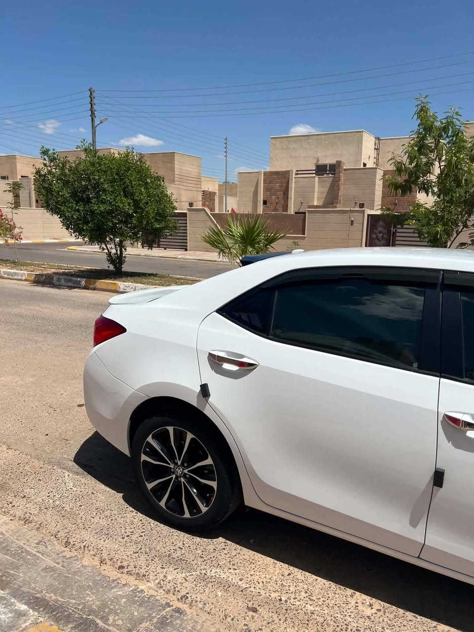 السلام عليكم 
كورلا 19 Se رقم بغداد بيها قطعتين جاملغ وبنيد بدون دواخل 
گير محرك تبريد كلهن كفاله السياره ما ناقصها شي الحمدلله 
السعر 126 $ وبيها مجال 
للاستفسار اكثر خاص او اتصال ***********
