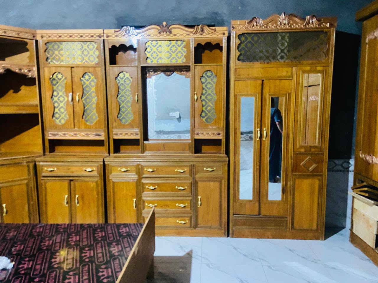 للبيع هودج اربعينه ام دوشمه ديكور حديث جديدة نضافه فول استخدام قليل خشب تفصال حطاطه كنتور 6 طابقين عنوان الرمانه
البعبيد الحويجه سعر مليون و 150 وبي مجال ونقل وشد مجاني واصل لباب بيتك 
‏‪***********‬‏
