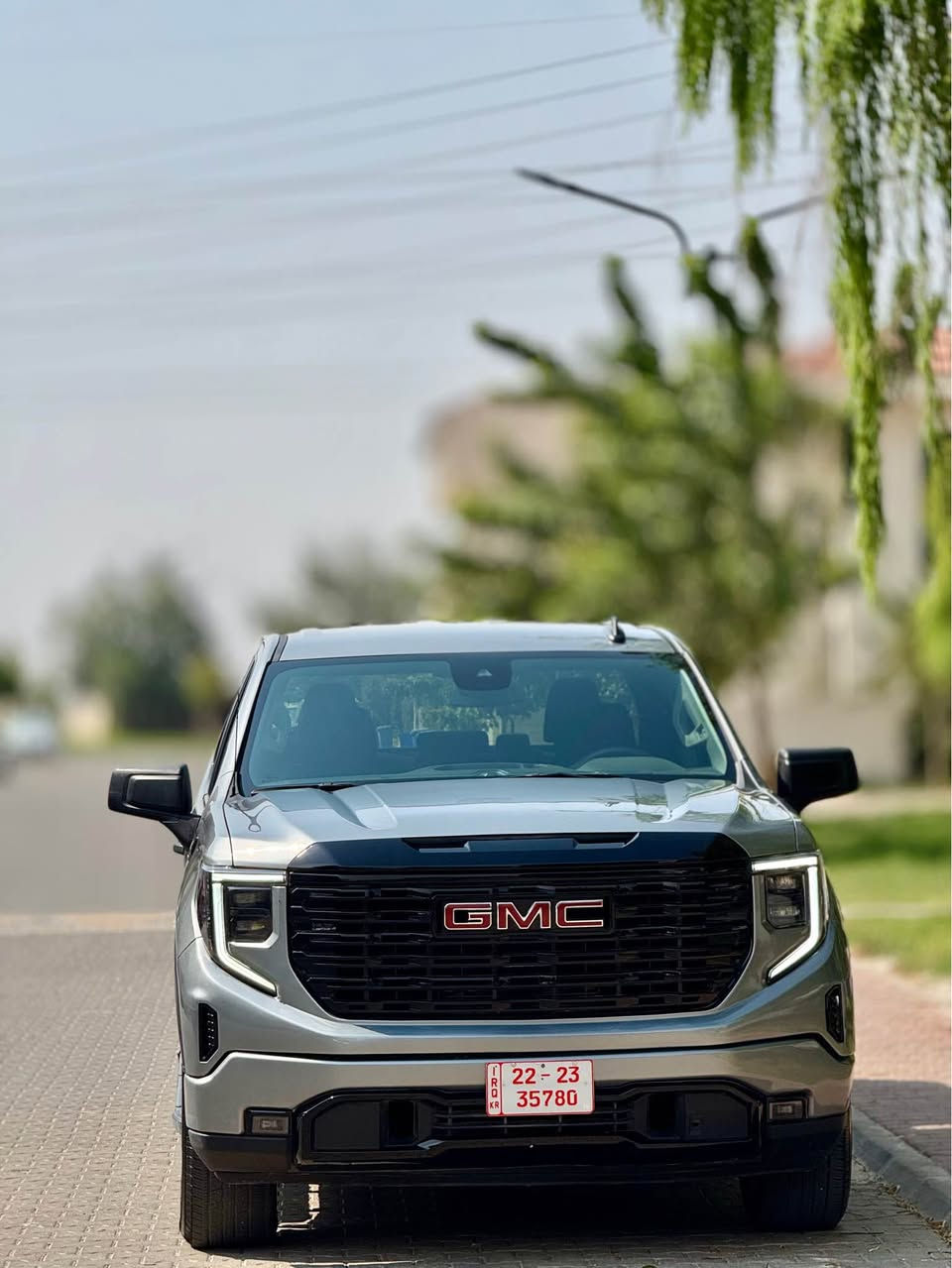 GMC SIERRA 2025 
جیمسی سیرا ٢٠٢٥ چوار بستۆنی تۆڕبۆ ماکس دەرگا گەورەی بۆدی کورتە دەبڵ ئەکسل 
١٦هەزار مایل ڕۆشتوە 
ڕاداری پێشو دوا بەسمە ئەوتۆ ستار ستۆپە شەخالە 
یەک پارچەی بۆیاخە بێناو گرتن 
نرخ:٣١٠
*********** السليمانية, العراق
