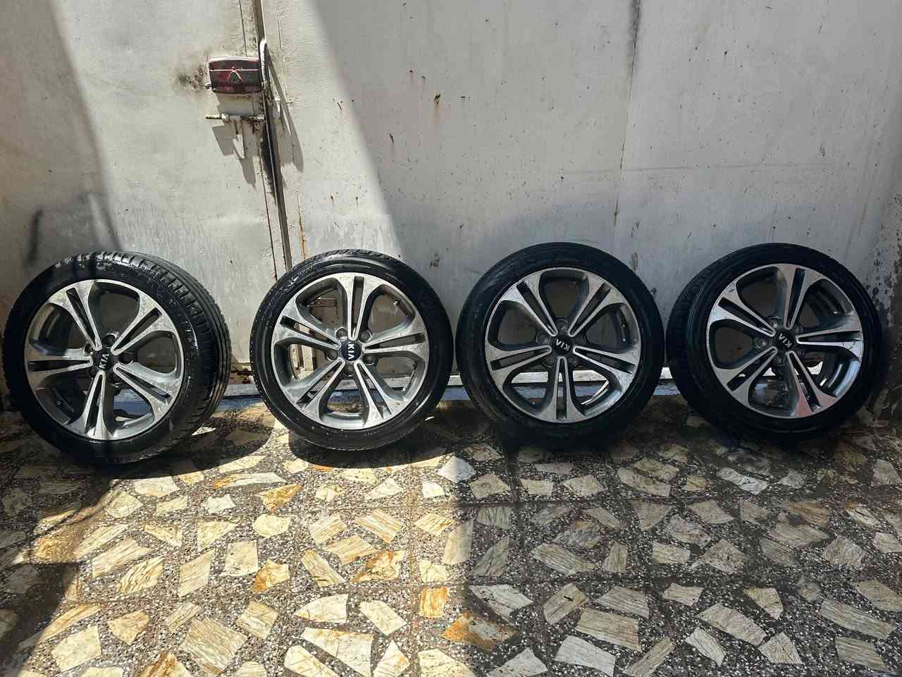 للبيع ويل كب سيراتو مع التاير حجم 17
سعر ٢٧٥ وبي مجال 
مكاني نجف ***********

