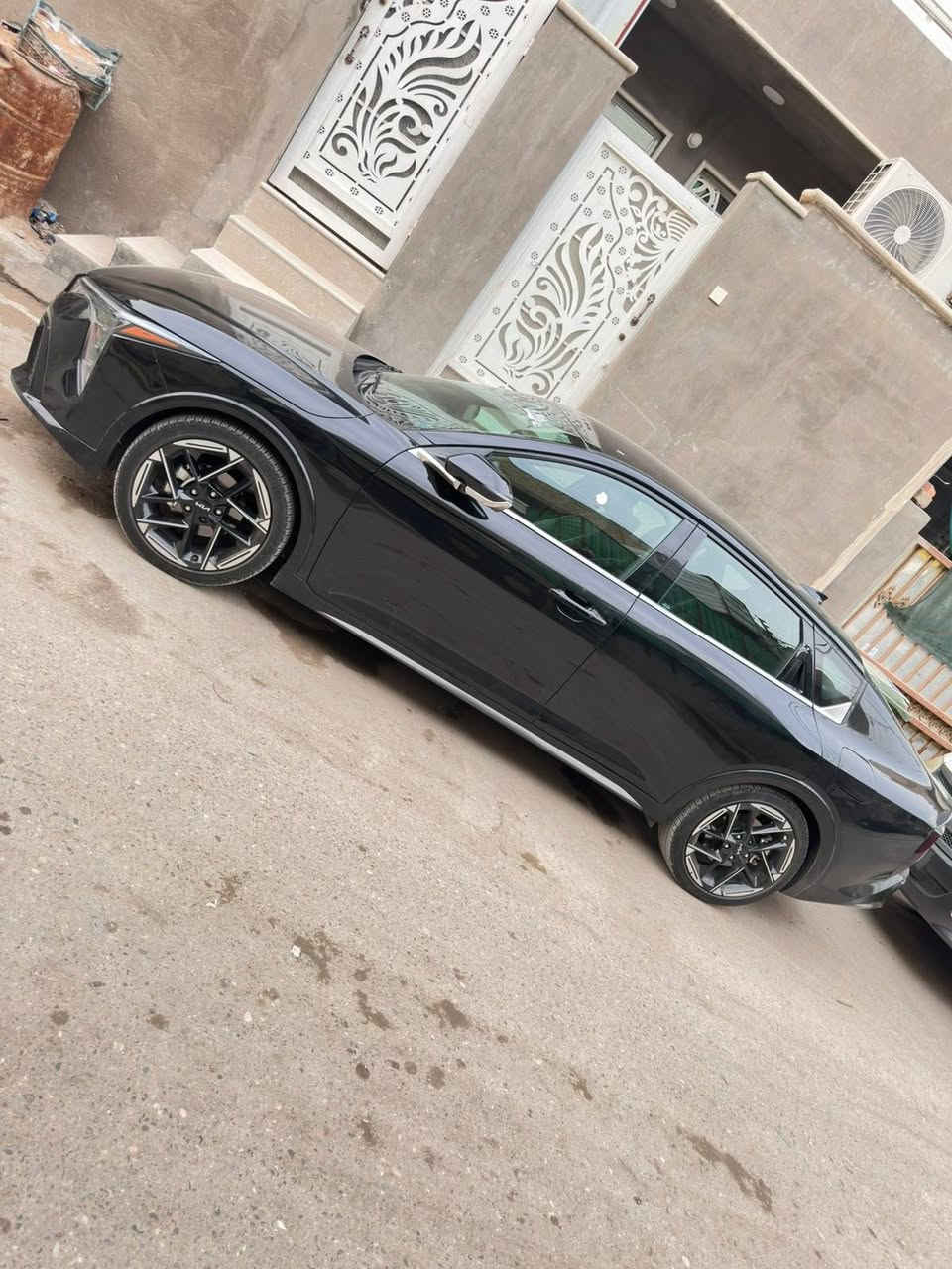 السلام عليكم 
للبيع او مراوس حسب القناعه 

كيا K4 كي فور 2025 
وأرد امريكي 
مواصفات جيتي لاين فول ماعده الفتحة 
حادثها قبق جنطة واصبعين بشفة مال بنيد 
مكاني بغداد الامين
السعر :- 165 وبيها مجال 
للاتصال :-***********

نص مكتوب في الصور:
- ۸۰ ٤:٧ 6 / 13 bid.cars
- 5 / 13 bid.cars