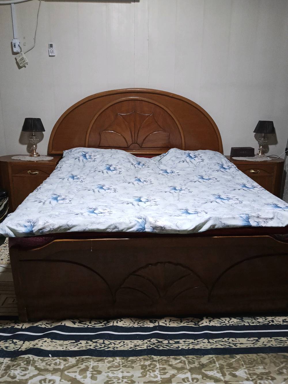 نجارة عراقية • مستعملة • نظيفة ٧٠٪
