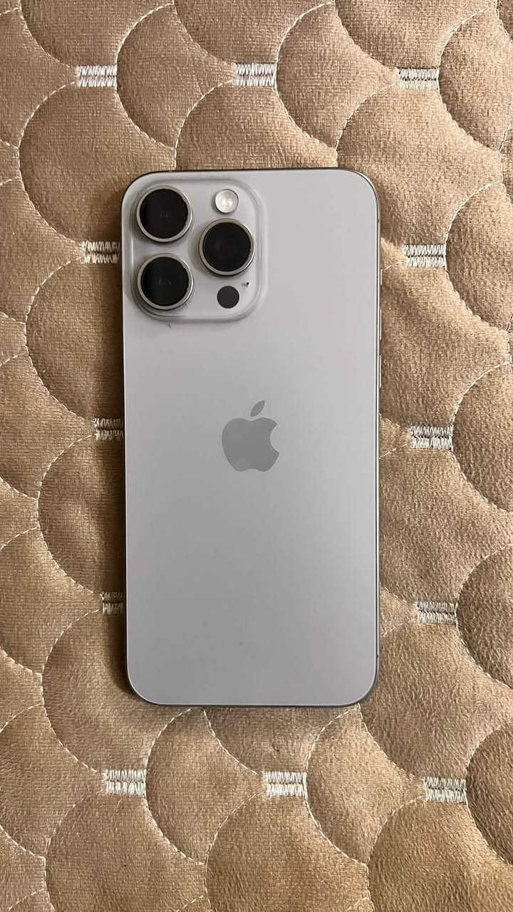 السلام عليكم
iPhone 15 Pro Max
للبيع
تيتانيوم طبيعي (Natural Titanium)
الذاكرة 256
عمر البطارية 87
عدد دورات الشحن 924
رقم الطراز  MU793AA/A
الجهاز نظيف مثل ماموضح بالصورة
الفطور هاي اللزگة مو الشاشة

تواصل 
‏***********١

