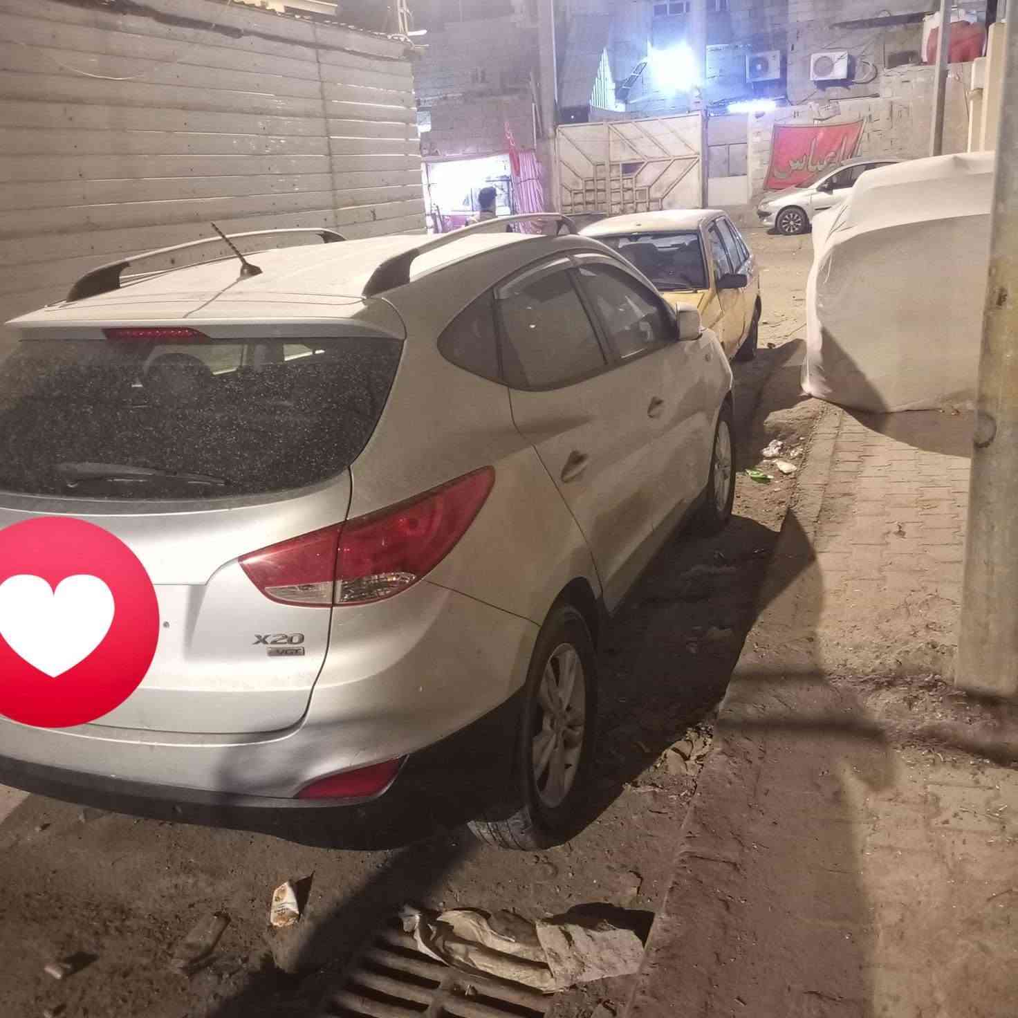تكسون لبيع
سيارة جاهزة عل اخير
ما عد مكينتها كايمة 
كصتها جنطه 
متومة شمالي اربيل 
الاستفسار مراسلة الرقم 
‏‪***********‬‏
مكاني بصرة 
السعر ٤٠
موديل ١٢
سيارة كاز
