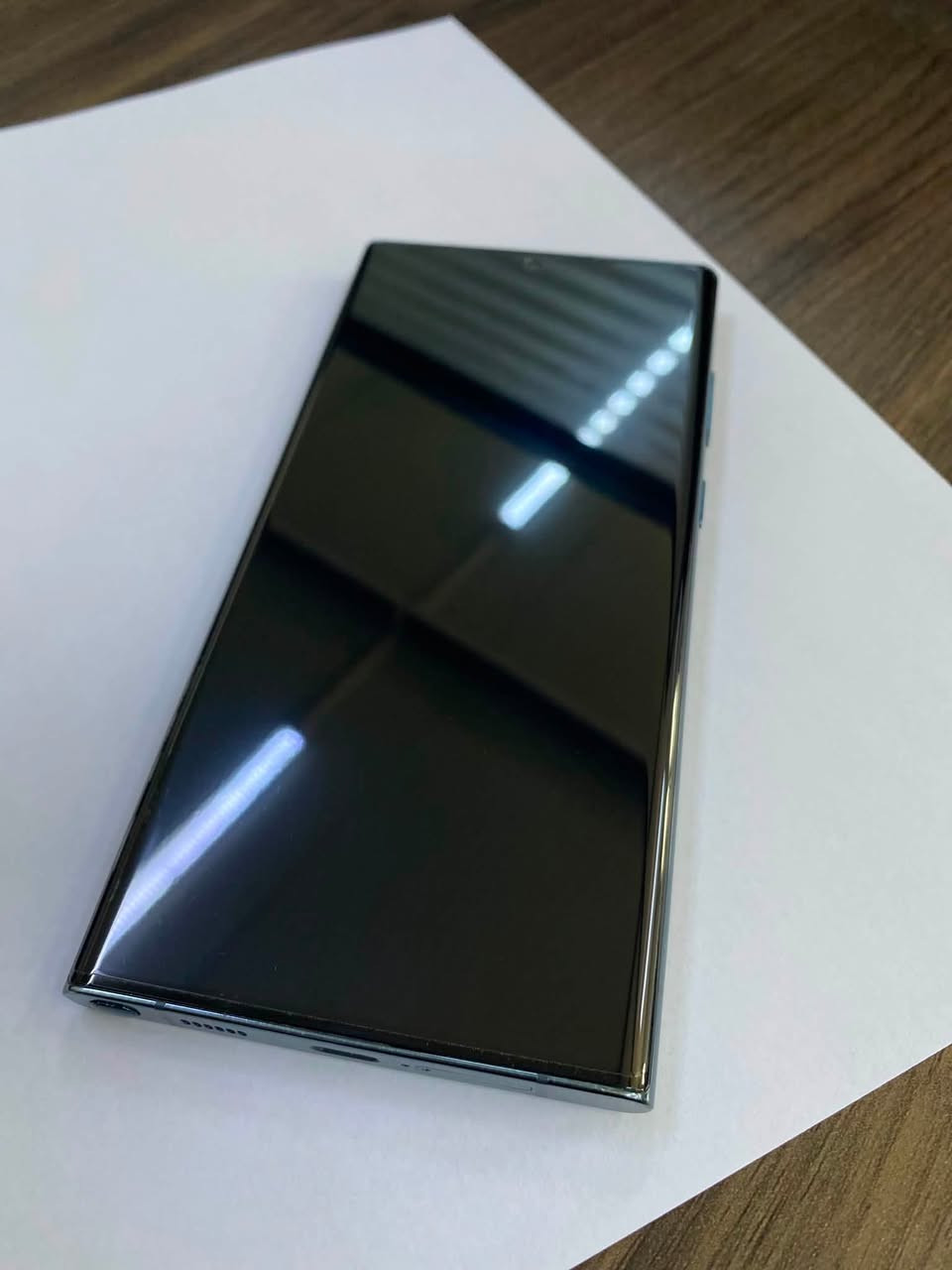 السلام عليكم 
Galaxy S22 Ulra
السعر 550الف وبي مجال
بغداد البياع
***********
