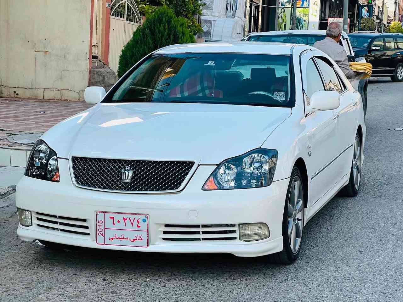 شاهينه ٢٠٠٥ موس موس موس
هةتا بلي هةيكةلي جوانه 
٣ دوگمةية
سلايتو جلد نيه
گيرو مةكينه بة شةرتي ١٠٠ فيتةر 
سةيارةي مالي خومه ٢ ساله پيمه هي مةعرةز نيه 
كودو شتي بة ناوي خومانةوةية خاوةني مةجوده 
سةقفي توزي جالي وردي هةية 
١ پارچةي بوياخه هي ئيرة نيه
لة كومينتا مةنوسه زورة ئةمةو ئةوة لةوةي من هةية بة ٥٠ گةلاش 
هةيكةلي هةتا بلي جوانه و ريكو پيكه
داشبولي تةقيوي شةپولي نيه 
بة شةرتي ئةوةي  رون گورين قةترة رون نةقس نةكات 
سعريشي ٧٣ گةلاو توزيك مةجال 
سةيارةكة لة سليمانيه 
موشتةري نيت سةري خومو خوت مة ئيشينه 
شتي جوان دايمه پارةي خؤي ئةكات🪬
***********
