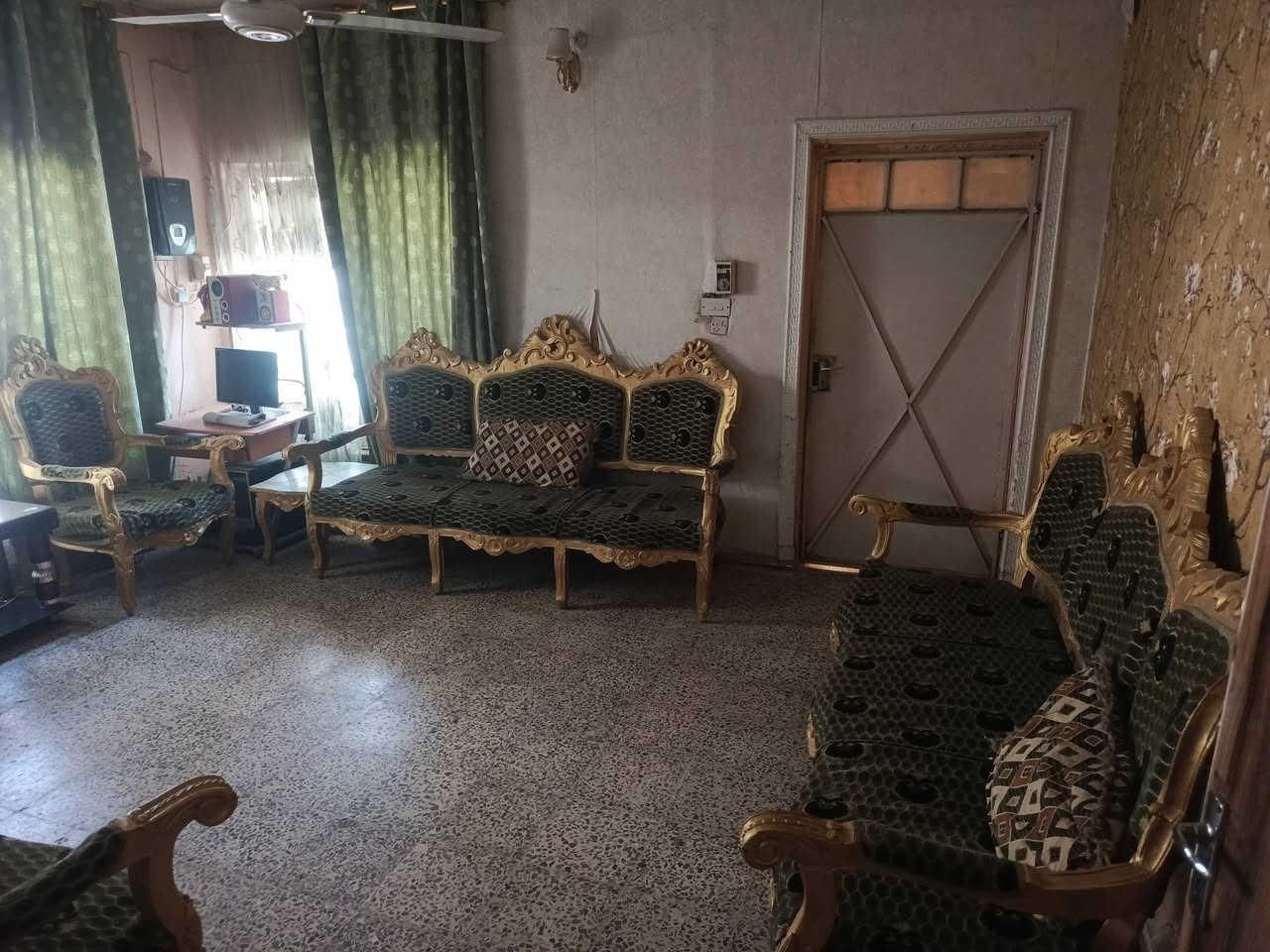 اغراض بيت للبيع لمعرفه الاسعار وباقي تفاصيل اتصل على الرقم ***********
