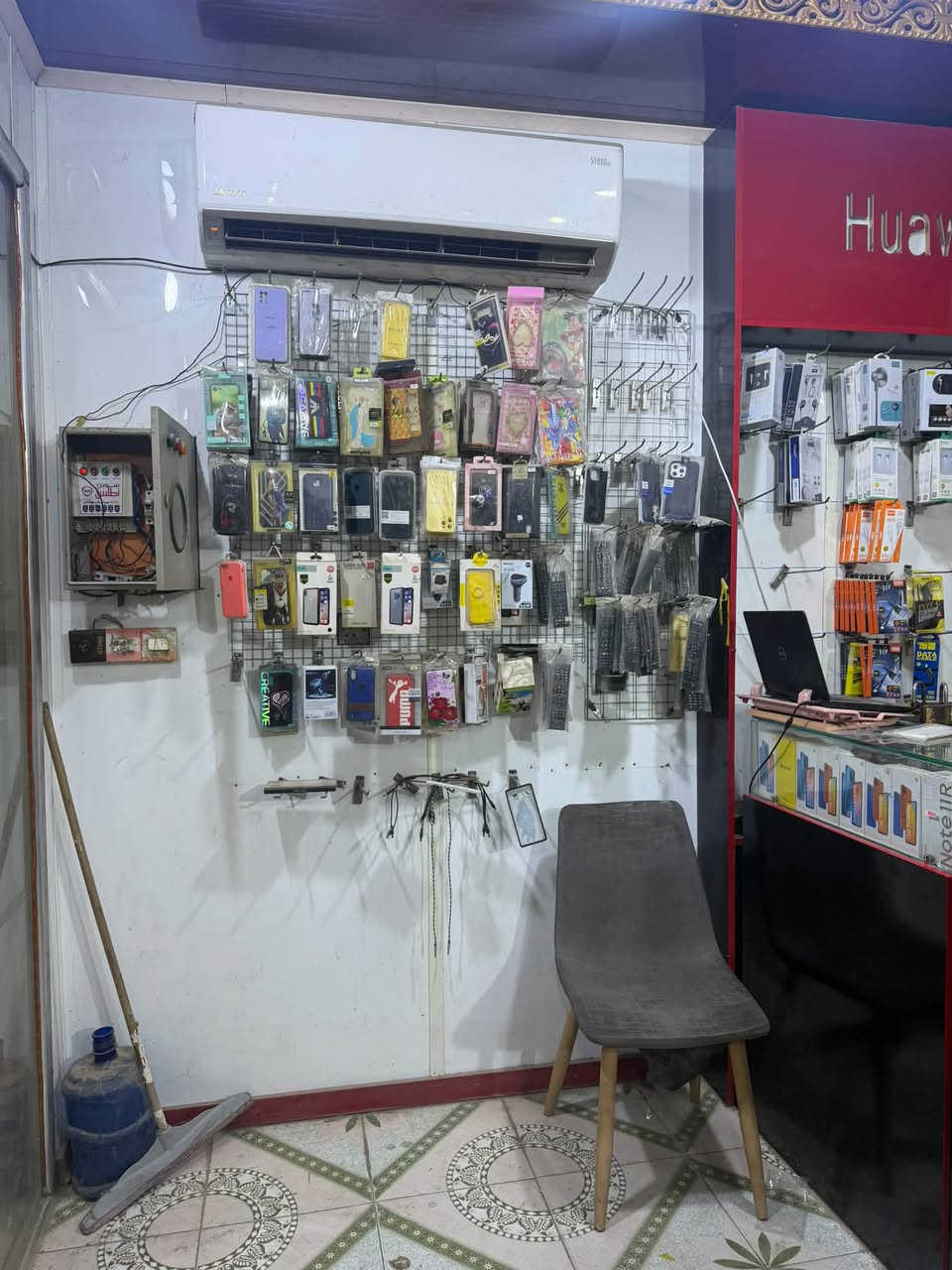 مكتب موبايلات • شارع ابوالسماعات • ايجار رخيص