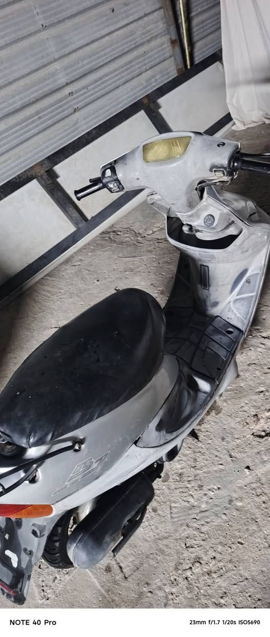 سلام عليكم دراجه بيجي للبيع كلشي ماعوزه بس باتري هندر دكه وحده السعر 275 بيه مجال بسيط ناصريه مركز ***********

نص مكتوب في الصور:
- NOTE 40 Pro 23mm f/1.7 1/25s ISO5281
- NOTE 40 Pro 23mm f/1.7 1/20s ISO5690
- NOTE 40 Pro 23mm f/1.7 1/25s ISO5984