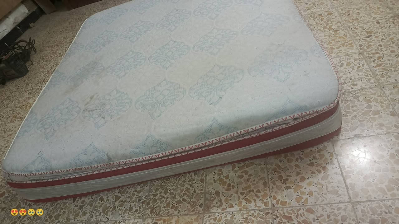 دوشك ضغط عالي تركي قياس 180في200 السعر 50 ناصرية الاسكان الصناعي ***********

نص مكتوب في الصور:
- 😍😍😍😍
- 😍😍😍🥺🥺
- 😍😘😘😍😥