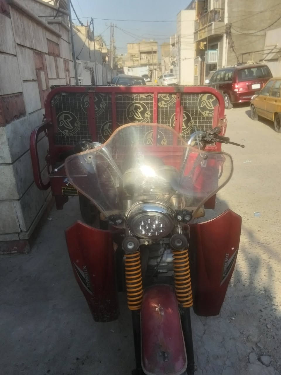 سلام عليكم ستوتة دايوان موديل 2020مكينة تخبل ناعمة و نشطة كهربائيات كلها شغالة نكرة بكوقت اوراق كاملة ممتعوبة لين اشتغل ثلج بيها سعر 1200 و بيها مجال مكاني بغداد المين الثانية شارع الرامل رقم ***********

