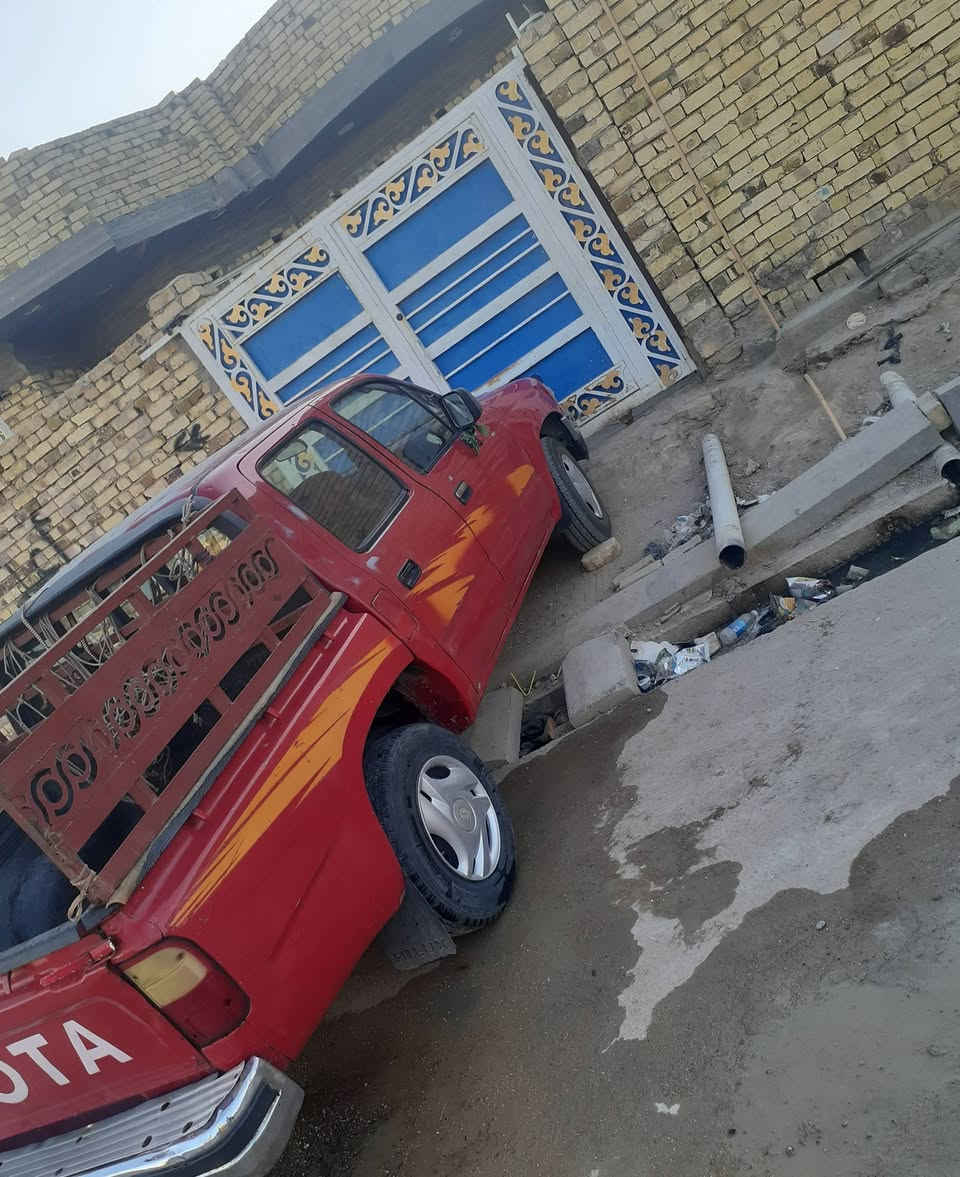 بيكم جمره ٢٠٠٤ 
سياره ب اسمينا 
رقم نكليزي جديد
السعر ٨٥ ورقه 
رقم الهاتف ***********
