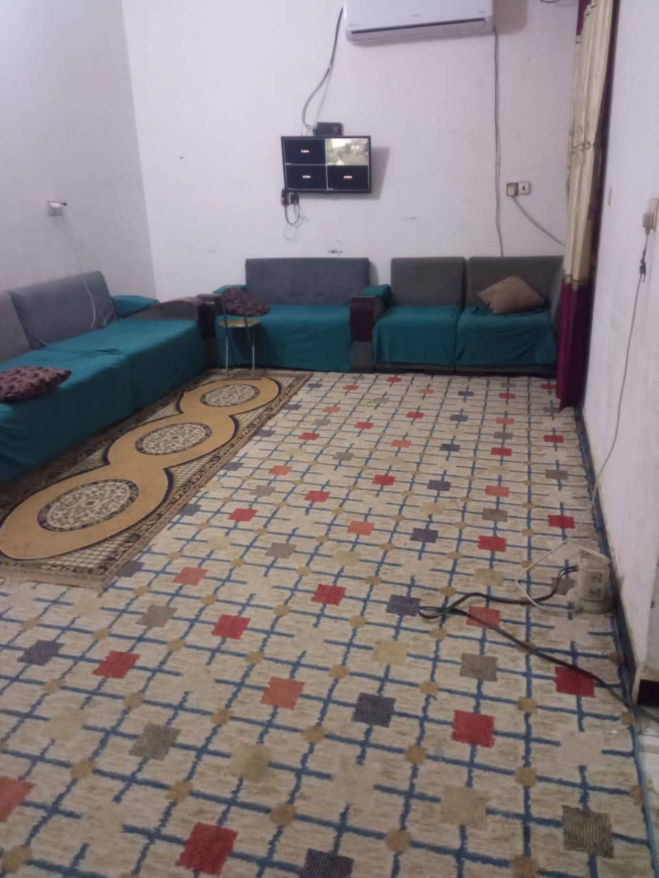 بيع مستعجل – بيت زراعي للبيع مع الأثاث المساحة: 200 م² الموحيه يم بستان حجي كريم عاتي
بيه غرفتين صالةمطبخ صحيات طارمة ديوانية

كراج صالة ثانية

البناء طابوق عكادة

 الأرضيات سيراميك بالكامل

 مجهز بالماء والكهرباء والمجاري البيت جاهز للسكن وحالياً مسكون قريب جداً من الشارع المدارس قريبة البيت بيه وصل تطويب، والتطويب قريب

السعر 110 مليون وبيها مجال

***********
