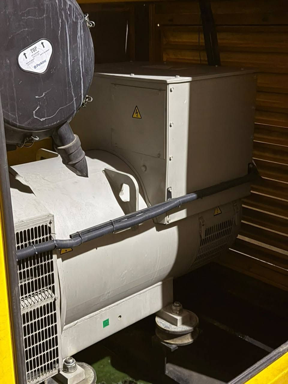 السلام عليكم للبيع perkins 2200
كاتم مامفتوحه مشتغله قليل اخو الصفر
411 ساعه عمل 400 kVA
للاستفسار الاتصال على الرقم ***********
***********
العنوان الموصل
