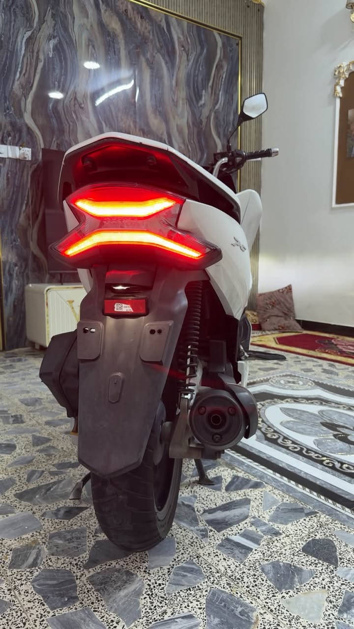 السلام عليكم Pcxالجيل الثالث
الدراجه نضافه فول تجي وتشوف بعينك الدراجه وارد كوري

***********حي اور /حي الكوفه
