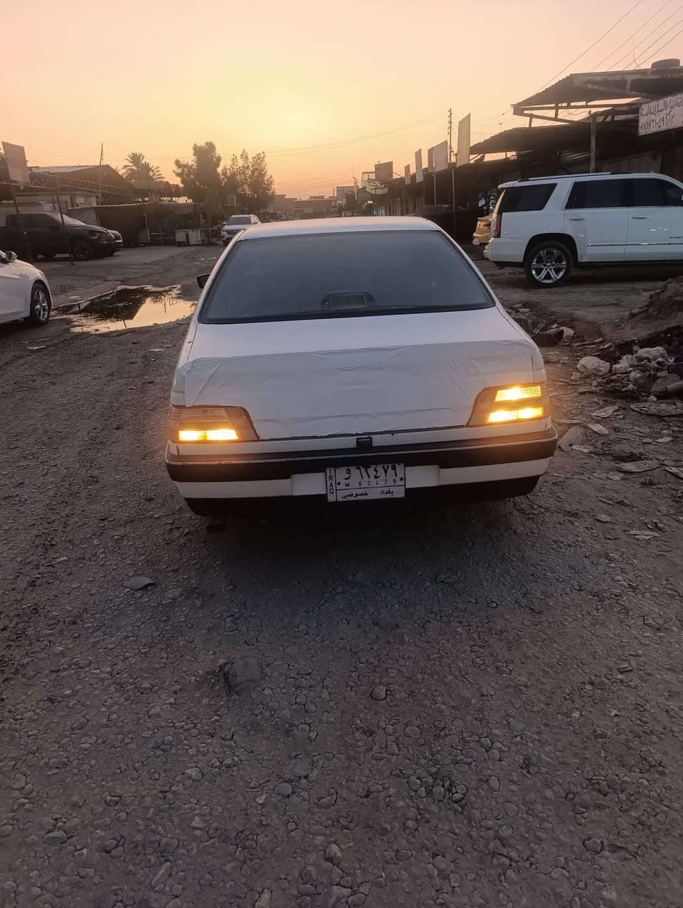 السلام عليكم. بيجو 405 لبيع. 

رقم بغداد.  موديل 2012 
تبريد ثلج 
مكينه خير من الله 
كير بحاله جيده  
شاشه اندويد. كامره  
  حادثه جاملغ الامامي فقط  
مكاني بابل مركز المدينه.   سعر 28.  رقم تلفون ***********
