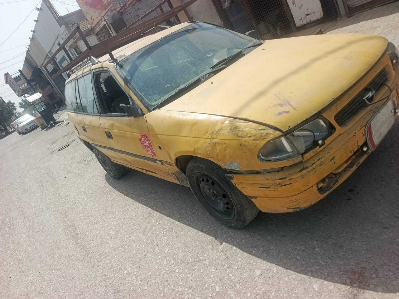 اوبل استرا محرك ٢٠٠٠ بي بخار  رقم مثنى
كير اوتوماتيك جيد جدا 
حداديه زينه 
كهربائيات كله شغاله 
السيارة راعيه متوفي وبيه قسام شراعي وعندي وكاله من زوجته  
السعر 11قفله لي يشوفه سعره اهويه ادعيلنه بلرزق 
مكاني النجف 
***********

