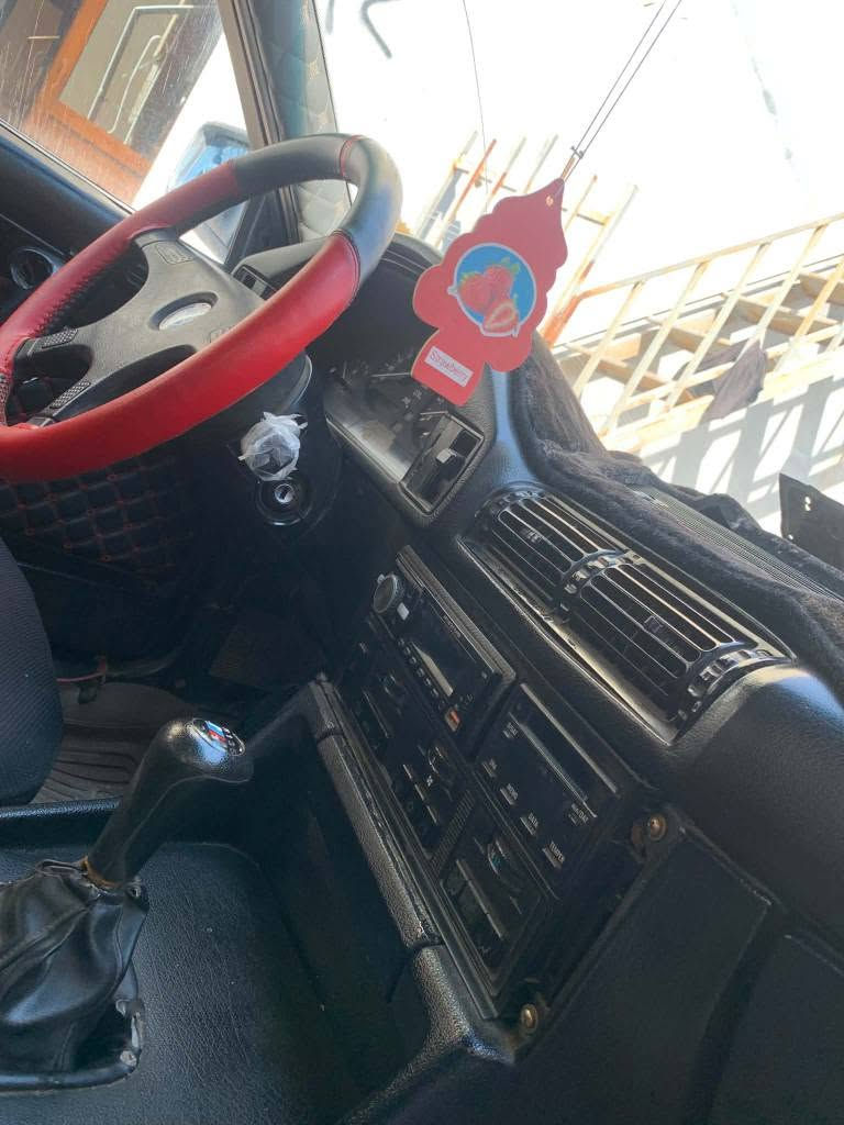 سه ره تا به ناوي خوايگه وره
بوفرؤشتن bmw520iگيرعادي
ته بريد له سه رسويج 🥶 4جام كاره با
مؤديل1991 ته بريد له مس 
پيشي كه پسه دواي لاي سايه ق ده عمي هه يه 
واجيهه ي له گه له ره قه مه كاني اسلين 
به شه رت مالي مه ده ني ايفرؤشم 
موسو براوه گيرومه كينه ي به شه رت
پيشو دواي تازه داگيراوه جركه ي تيانيه 
شوين سليماني
20گه لاوكه مي معامه له 
***********
گؤرينه وه كه م له سه ردلگرتن السليمانية, العراق
