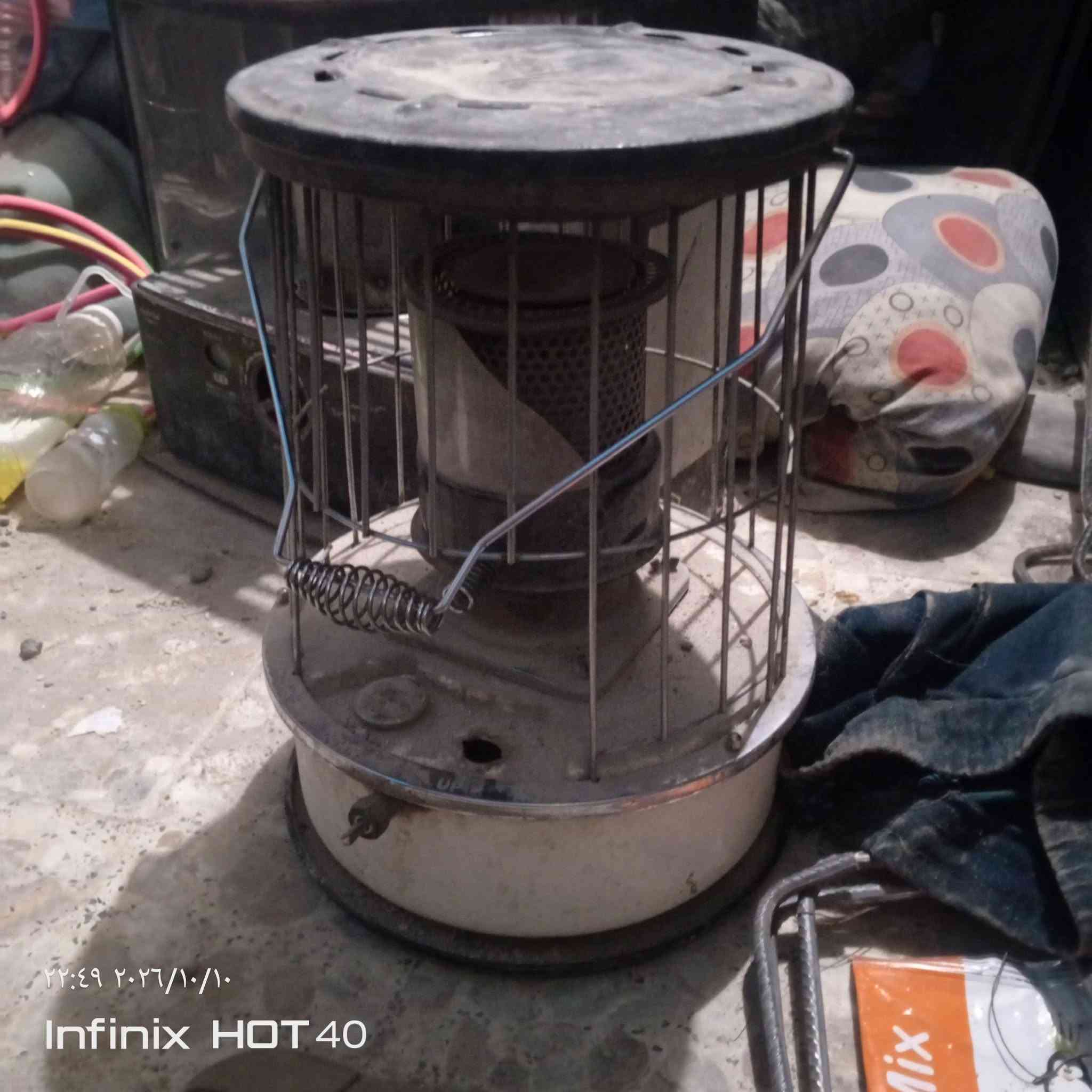٣ صوبات نفطية • صوبة كهربائية • طباخ