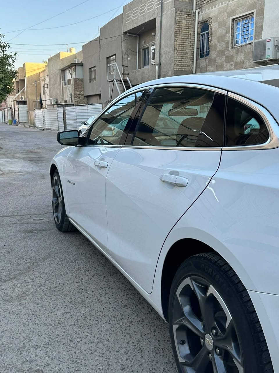 السلام عليكم موديل 22 حادث حافة البنيد فقط محرك كير بلادي اي نقص مابيه ب120وبيه مجال .مكاني بغداد ***********
