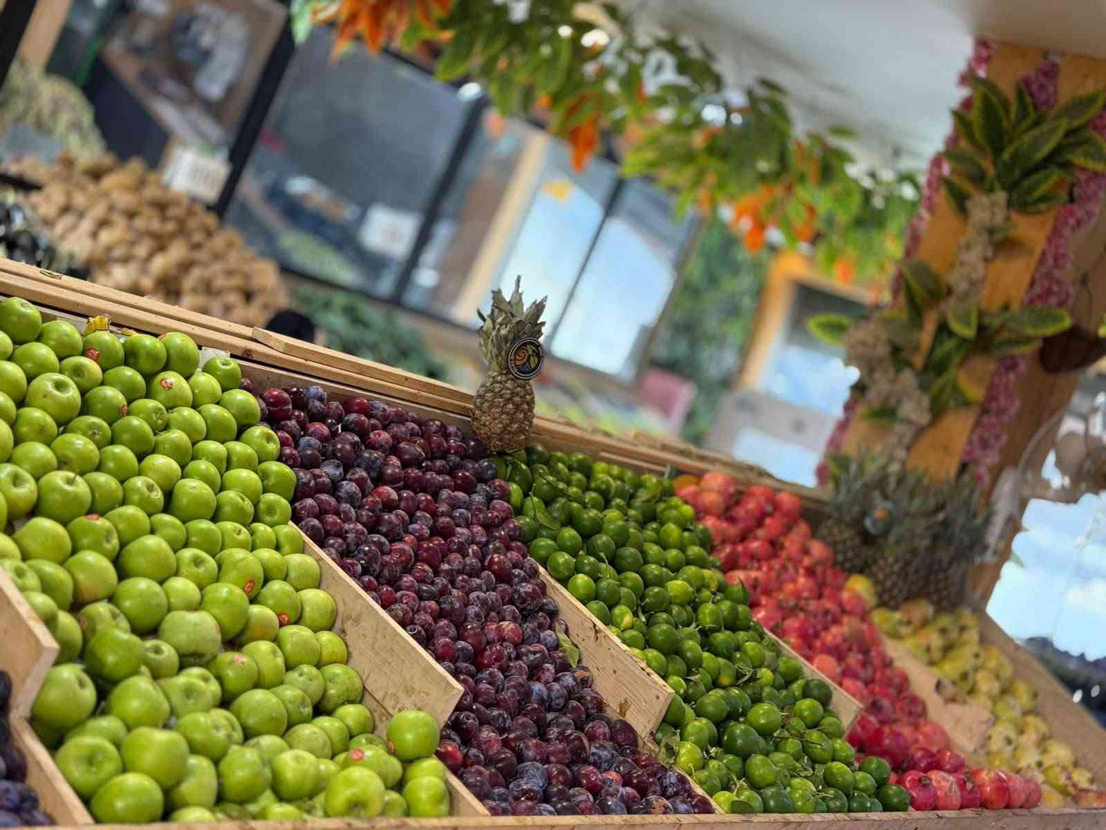 حياكم الله من علوة زاد الخير
أسعار يوم الاربعاء والصلاة على النبي

الخضار

🍅 طماطة عراقية — 750
🍅 3 كيلو طماطة رايجة — 1000
🥒 خيار ناعم درجة أولى — 1000
🥒 2 كيلو خيار وسط — 1500
🥔 بطاطا عراقية درجة أولى — 1250
 بطاطا عراقيه درجه ثانيه ب 1000
🍆 أسود عراقي — 1000
🧅 بصل بارد كرستال — 1000
🧅 بصل أصفر بارد — 1000
🧅 بصل أخضر — 1000
لوبيا عراقية — 1500
باميا عراقية — 3500
شجر عراقي ناعم — 1000
فلفل حار وبارد — 1500
فلفل ألوان علبة — 1000
فطر علبة — 2000
جزر تركي — 1500
قرنابيط — 2000
فاصوليا خضراء — 2500
شونذر — 1000
خس مستورد قطعة — 1000
لهانة حمرة وبيضة — 1000
 ذره عرانيص شمالي ب 1000 

الفواكه

🍌 موز — 2000
حامض عراقي — 3000
حامض عراقي ناعم — 2000
حامض أفريقي — 2000
حامض سوري أخضر — 1500
رطب برحي — 2500
 خلال برحي ب 2000
تمر خستاوي مال كليج — 1500
رمان يمني أحمر وحلو — 3000
رمان مصري — 1500
كيوي تركي — 2000
عنب حلواني — 1000
عرموط حلو — 2500
تفاح أخضر سكري — 1500
تفاح أحمر إيطالي — 1500
تفاح أصفر — 1500
تفاح خد وخد — 1500
عنجاص عين الجمل — 1000
الو أحمر — 1000
خوخ مسكي — 1500
خوخ صوفي — 1500
برتقال تركي عسل — 2000
ركي أحمر وحلو — 1000
بطيخ عسل — 1000

الخضرة والمواد

سبيناغ مع اله — 3000
ريحان 8 — 1000
نعناع 8 — 1000
معدنوس 8 — 1000
كرفس 8 — 1000
رشاد باكة دبل — 500
سلك — 1000
شبنت — 500
خبز بيت جديد 5 — 1000
 طرشي الموصل علبه كيلو بلف ونص 

🚕 التوصيل داخل مجمع بسماية A / B — 1000 دينار

📞 واتساب: ***********

نص مكتوب في الصور:
- إرسال رسالة...
- رطب مكتوم