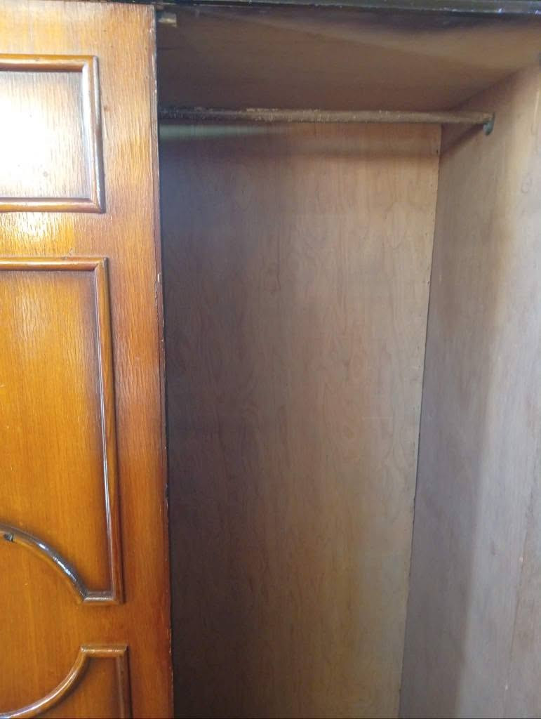 قنصور خمس ابواب نظيف وثقيل للاستفسار *********** موصل, نينوى
