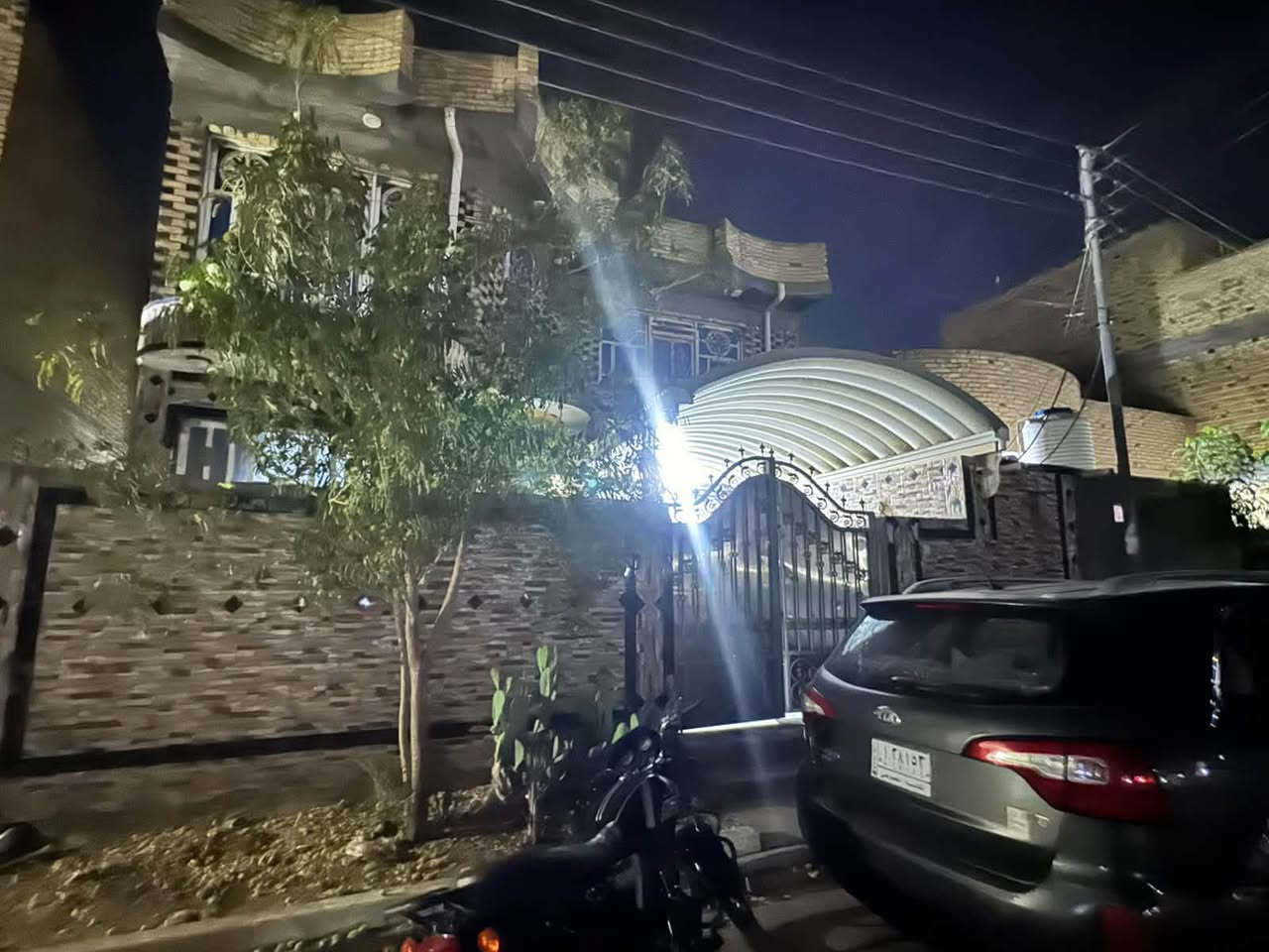 🏡 دار للبيع في حي الباقر

📐 المساحة: 250 م
🏠 الدار طابقين
💰 مطلوب: إسكان

🔹 الطابق الأول:
• غرفتين
• صالة
• استقبال
• منور
• حمام
• حديقة
• مطبخ

🔹 الطابق الثاني:
• غرفتين
• صالة
• حمام

📍 الموقع: حي الباقر، خلف الصيدلية

📞 للاستفسار:
***********

📩 أو مراسلة الصفحة
