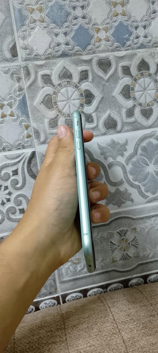 آيفون ١١ • ١٢٨ • بطاريه ٨٣٪