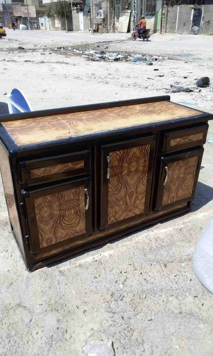 سلام عليكم محل حسين للمستعمل وجديد هلن وسهلان بكم العنوان البوبيات سواق برتقاله البزل المدفون  ***********. كلشي موجود  الي يريد شي خاص خاص
