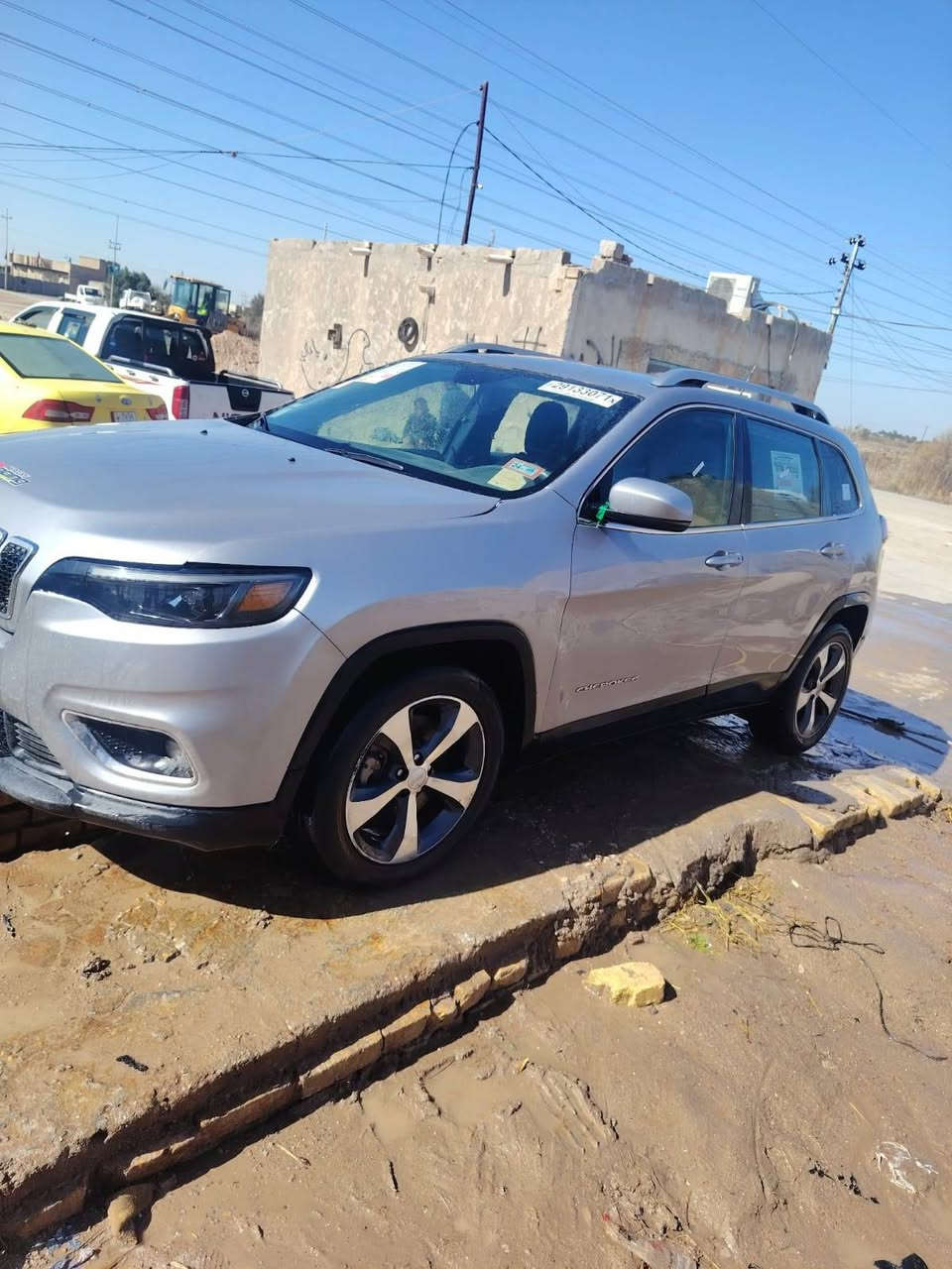 البيع جيب شيروكي بزون موديل 2019 بيه تبديل كاملغ وبنيد مكينه جديد رقم ذي قار انكليزي سعره 100 وبيه مجال الاستفسار اتصال ***********
