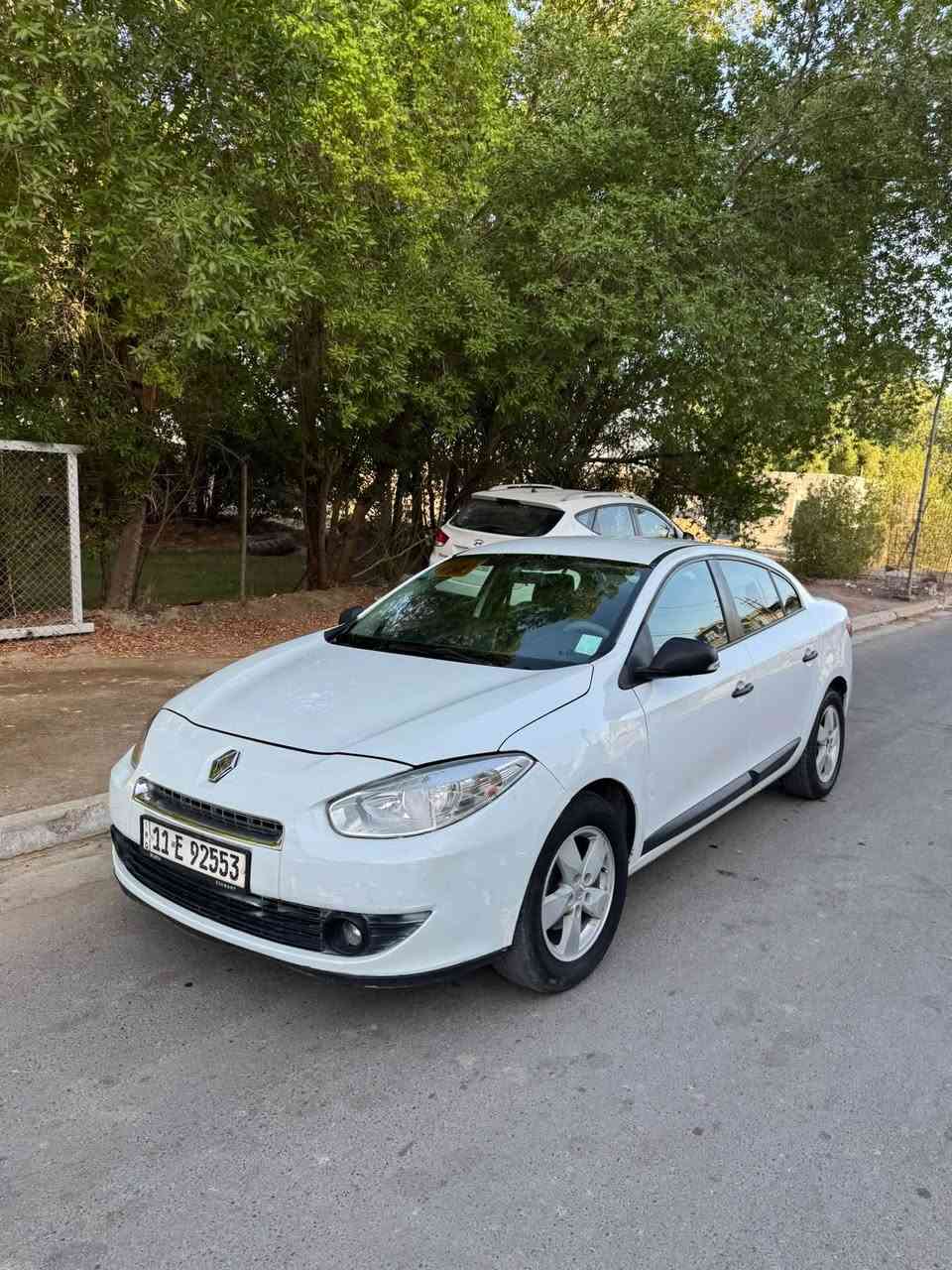 🚘 للبيع او المراوس وانطي فرق سيارة رينو فلونس 2013 استلام الشركة 🚘
❤️رقم بغداد الجديد باسمي تحويل مباشر
✨ سيارة نظيفة ومرتبة، جاهزة للاستخدام
❄️ التبريد شغال ممتاز
🎨 صبغ بلادي، ما بيها قطرة صبغ
🚫 ما بيها أي دعمة أو ضربة فقط بارد 
♻️تايرات جديدة
📡 حساسات خلفية
📷 كاميرا خلفية
📸 التفاصيل موضحة بالصور والسونار واضح كدامك
💰 السعر المطلوب:65 ورقة وبيها مجال للشراي
📍 المكان: بغداد العامرية
🥝بيع او مراوس بسياره وانطي فرق شرط هم بغداد 
📞 *********** محمد
