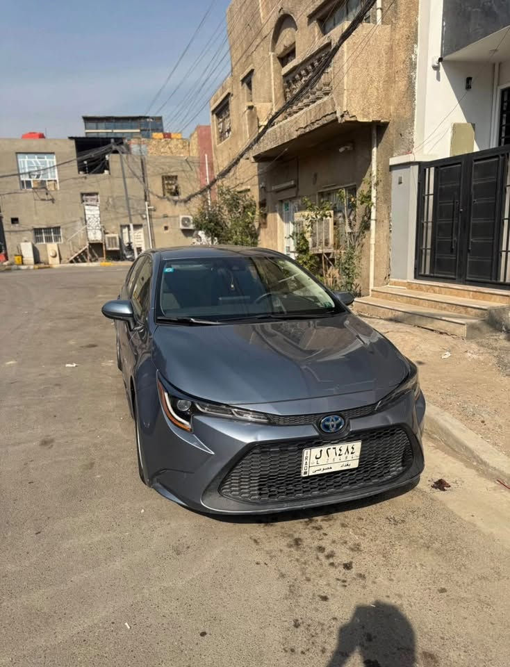 السلام عليكم
كورلا هايبرد 2022 وارد امريكي للبيع فئة LE 
السيارة ماشية 55 
محرك 1800 
المواصفات 
* كاميرا خلفية.
* شاشة معلومات وترفيه.
.(Smart Key) نظام المفتاح الذكي.   
* بصمة تشغيل.
* قفل مركزي للأبواب.
* مستشعرات اصطفاف (بارك سنسر).
* مصابيح زينون أمامية.
.(Traction Control) نظام مانع الانزلاق *
السعر/ 143 قابل للتفاوض 
للتواصل خاص و واتساب ***********
