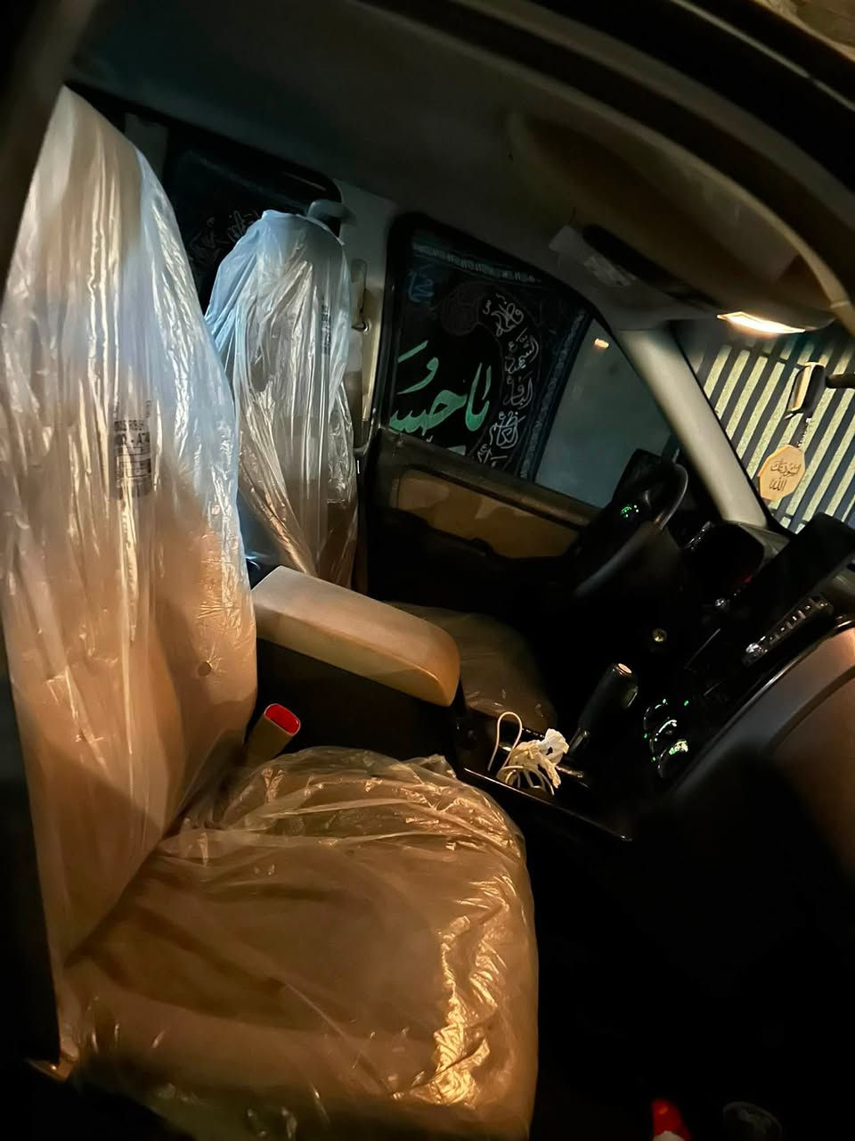 بيع او مراوس ب مارسدس
فورت اكسبلور مديل 8 خليجي 
نص فول 
السياره بيه سنويه تضليل 80‎%‎ 
جاهزه 
محرك 
كير 
تبريد 
كهربائيات 
صدر 
تايرات كلهن جدد
شمالي تحويل او وكاله 
بدون حادث قطعين صبغ فقط اثر شخوط 
مكان السياره بل دوره 
السعر 115 
***********
