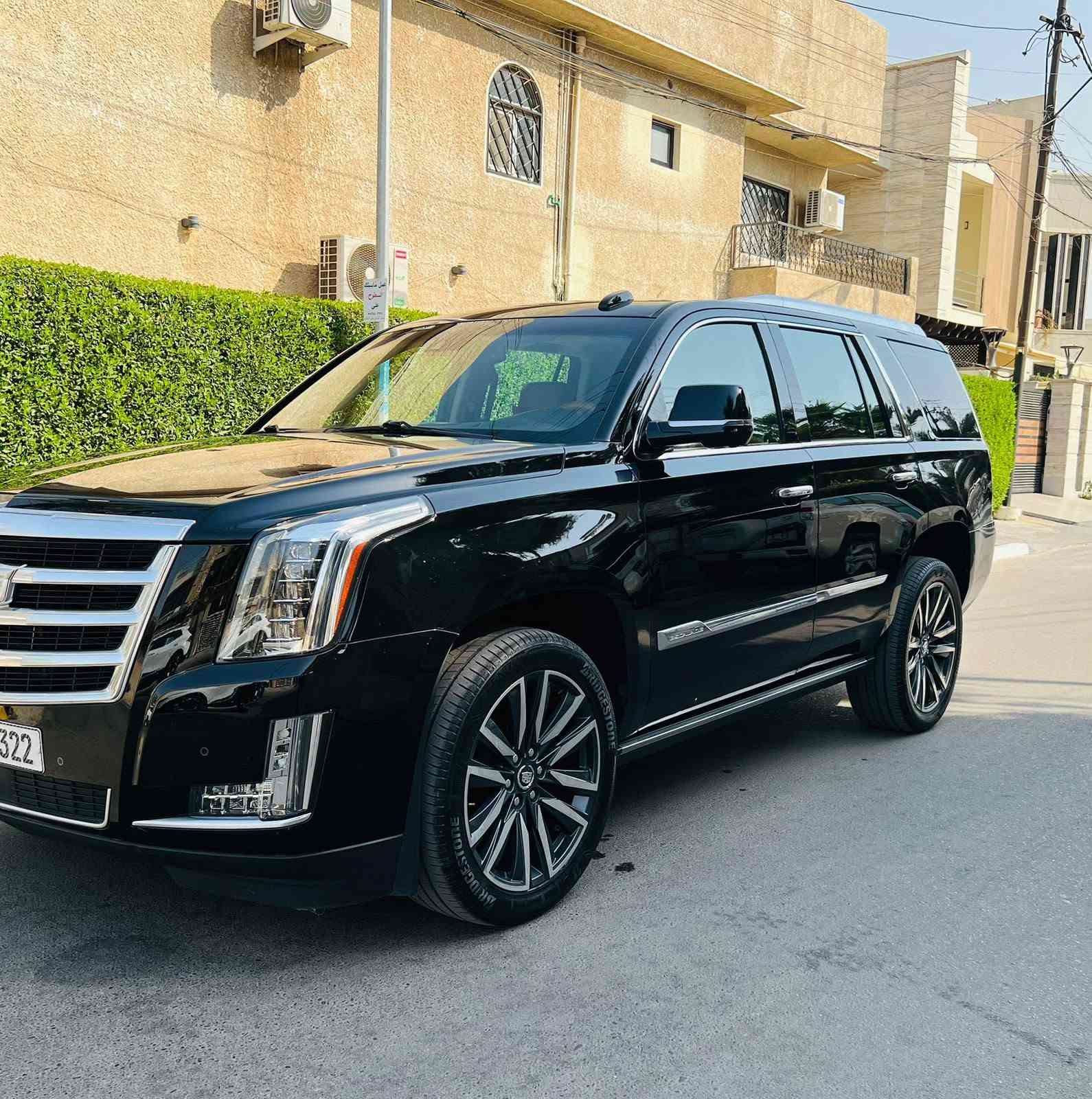 كاديلاك اسكاليد خليجي 
محرك 6200 V8 تنفس طبيعي 420 حصان - 8 نمر اوتوماتيك - دفع رباعي AWD 
المواصفات الخليجية 
موديل 2015 مغلفه
فتحة سقف 
شاش عدد 2 
تبريد كراسي امامي و خلفي + تدفئة 
داتا شو 
كراسي جلد + خشب طبيعي
حساسات و كاميرات 360
رادار + تحديد مسار + اوتو بريك
بروجكتر بالجامة الامامية HUD 
بيه صبغ باب صدر وباب وره سايق بيه اصبع بارد  
ماشي 170 الف 
محرك مفتوح بلشركه 
رقم بغداد بسمي 
مكان سياره حي جامعه 
تلفون ***********
