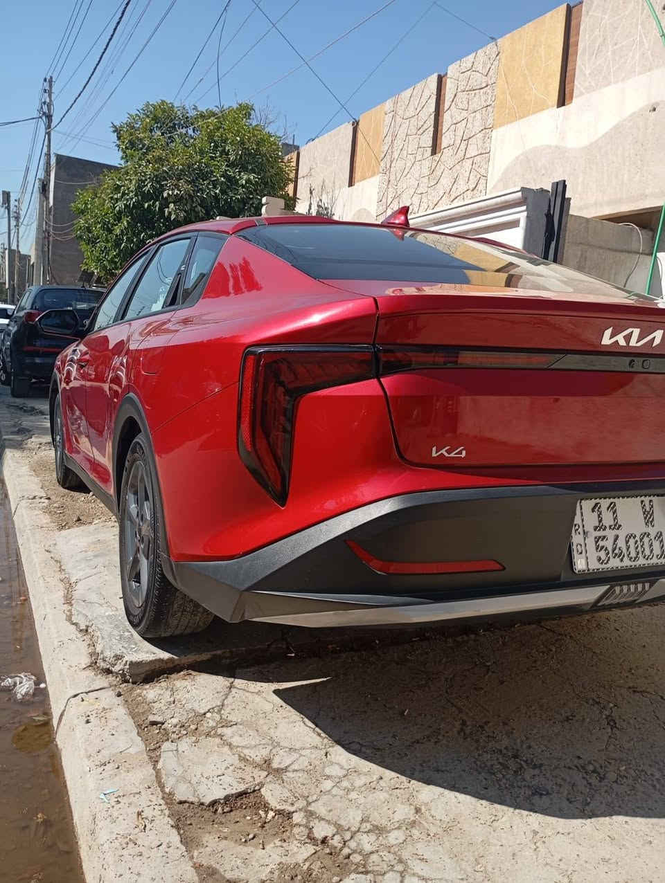 السلام عليكم 
للبيع كيا K4 دخول جديد 2025 

حجم المحرك 2000 دوش 
المسافة المقطوعة 38 الف كيلو متر وليس ميل

ضرر السيارة 
صبغ جاملغ الأمامي فقط جهة السايق بدون تبديل وبدون دواخل شرط 

المواصفات
بصمة 
تشغيل عن بعد
هندبريك دكمه
شاشة كبيرة متصلة ديجتال
لايت LED
قيادة ذاتية
كامرة دوارة
رادار تعديل المسار
وبعد بيها هواي مواصفات معروفة
مانع انزلاق وغيره

سعرها 170 وبيها مجال قليل

***********
العنوان بغداد
