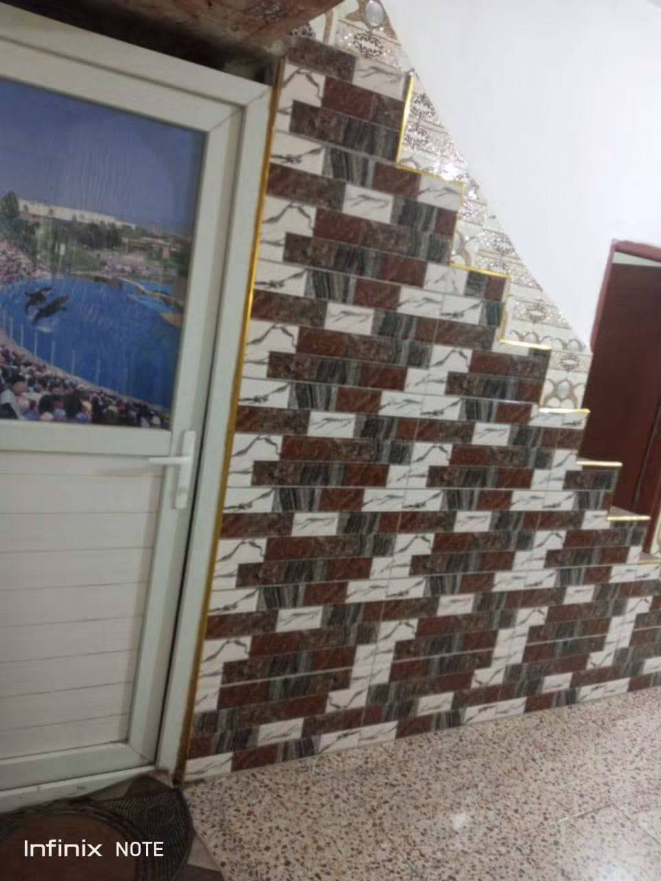 يالله .. دار سكن طابو سند ٢٥ تدخل شريك بالطابو حي متكامل وشورع مرتبه وخدمات من ماء اساله وكهرباء وطني وخط مولد ومجاري يبعدعن شارع سومر دغاره مسافه ١٥٠م موقعه حي غازي اول نزله مساحه البيت ٢٦٠م  بناء .. غرفتين وصاله ومطبخ وستقبال ومجمع صحيات داخليه وخارجيه .. حديقه حلوه ومرتبه .. تجعل لك  الراحه النفسيه والكعده الحلوه .. بناء نظيف وجديد. 

سعر البيت (٣٧) وبيه مجال  
التواصل والاتصال على الرقم ‏‪***********‬‏

نص مكتوب في الصور:
- Infinix NOTE