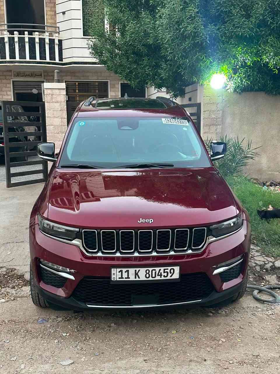 السلام عليكم
🔥 للبيع جراند شيروكي 4xe هايبرد 2023 🔥

🚙 Jeep Grand Cherokee 4xe Hybrid
📅 موديل 2023
📏 ماشية فقط 14,000 ميل
⭐ فول مواصفات
🎨 القطع المبدلة نفس لون السيارة
🔋 هايبرد Plug-in 4xe

السيارة نظيفة ومواصفاتها عالية، وممشى قليل جداً بالنسبة للموديل.

⚠️ للتوضيح: السيارة بيها ضربة  بالجاملغ والباب  وايرباك البردة طاك كما موضح بالصور وتم تبديلهن، والقطع المبدلة نفس اللون.

💰 السعر: [31000$]
📍 المكان: بغداد
📞 الاتصال/واتساب: [***********]
